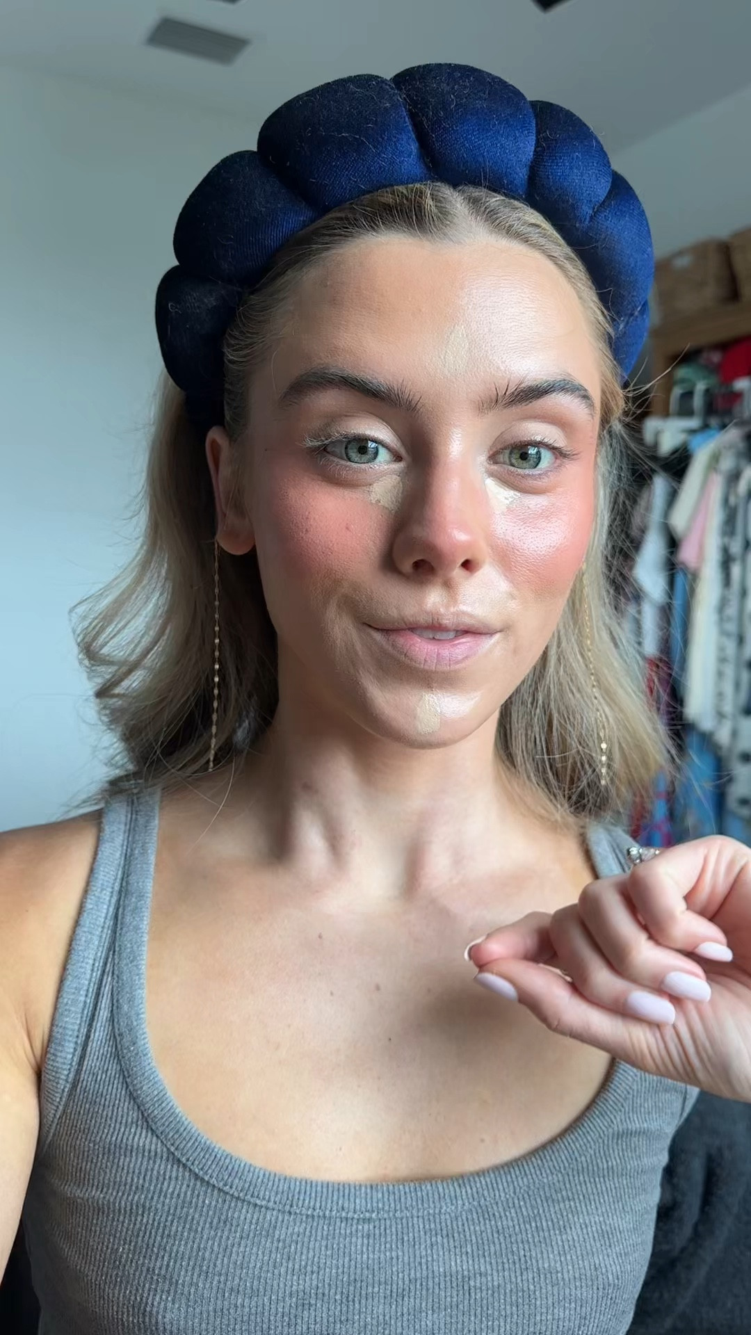 @bkbeauty Compact “kitten paw” A506 concealer brush for precise under-eye and spot application. Pat to blend seamlessly; also useful for nose-area concealing and small-area contouring. Part of the 7-piece Angie Hot & Flashy set for mature skin.

#LTKgrwm #LTKselfcare #LTKBeauty