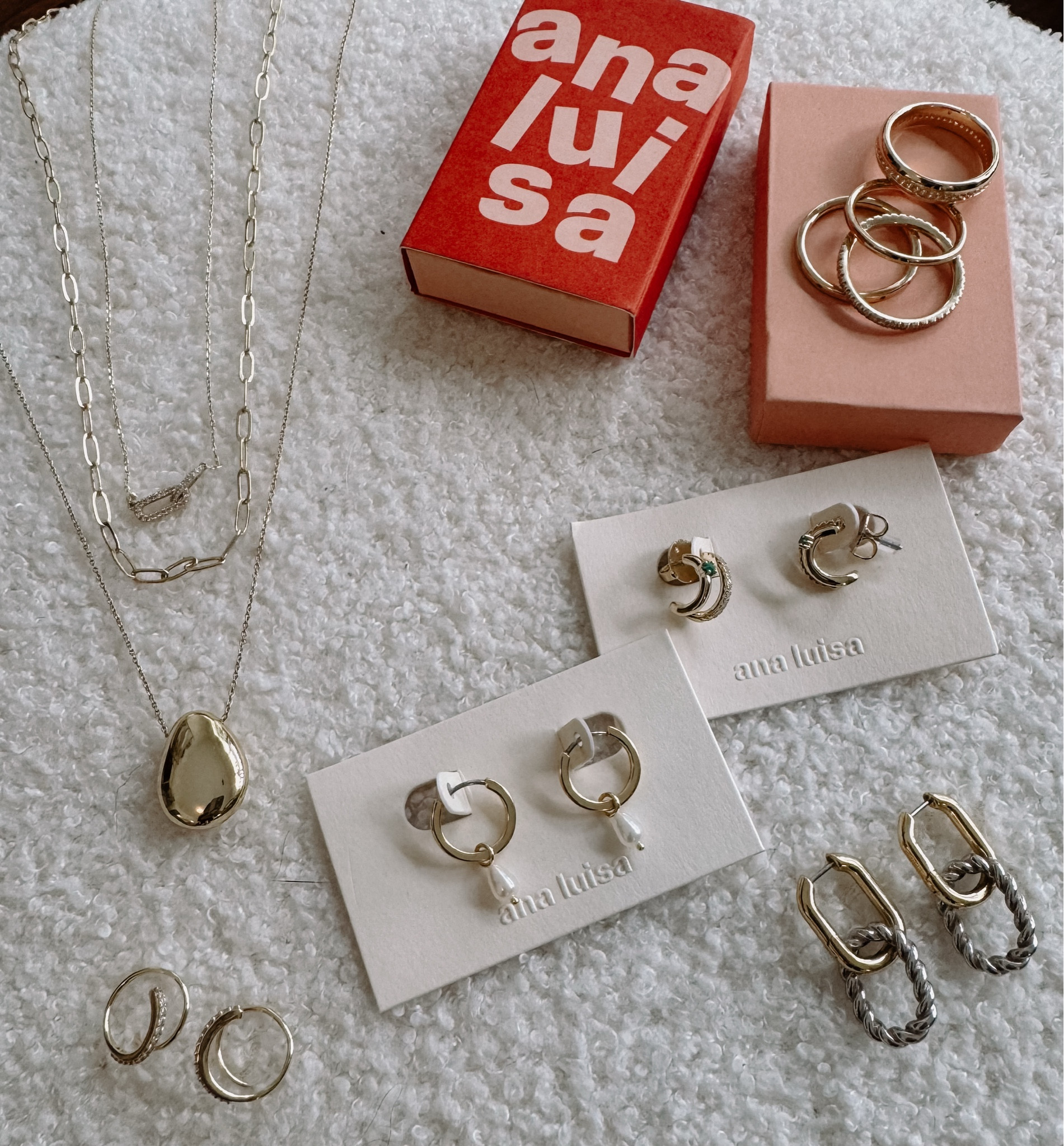 Ana Luisa has the best tarnish free, water resistant, hypoallergenic jewelry and would make a great valentines gift idea too! Get up to 25% off now 