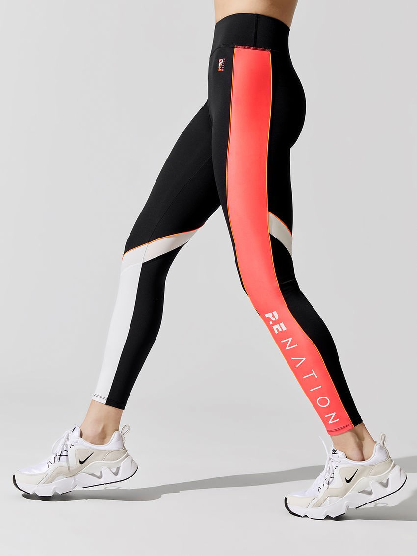 Rebuild Leggings in Black | Carbon38