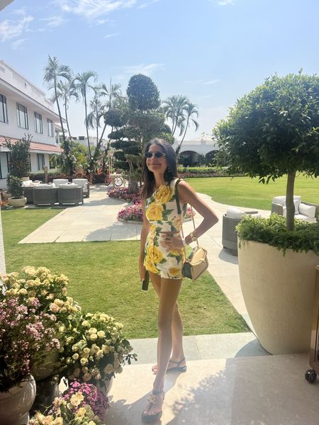 Roses are … Yellow! 💛

Wearing a 38 top and 38 short

#LTKaustralia #LTKstyletip