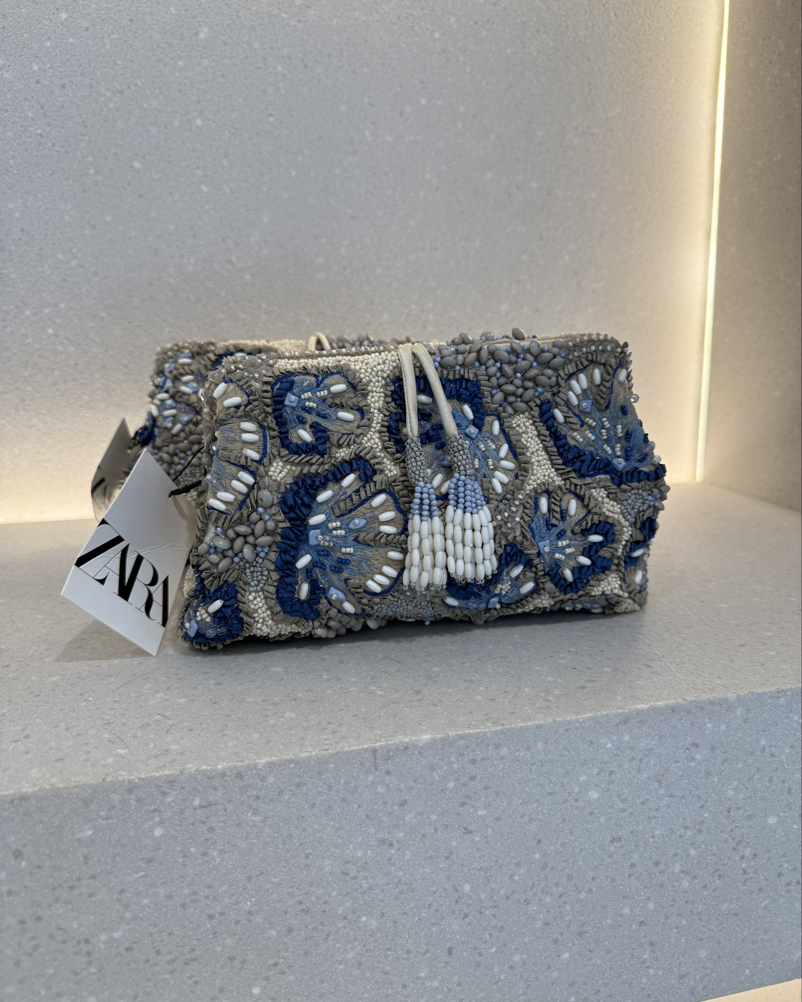 Isn’t this the prettiest bag ever! Imagine on holiday with an old white outfit 😍

Embellished bag, clutch bag, Zara bag, holiday accessories, holiday bag, summer bag

#LTKuk #LTKsummer #LTKbag