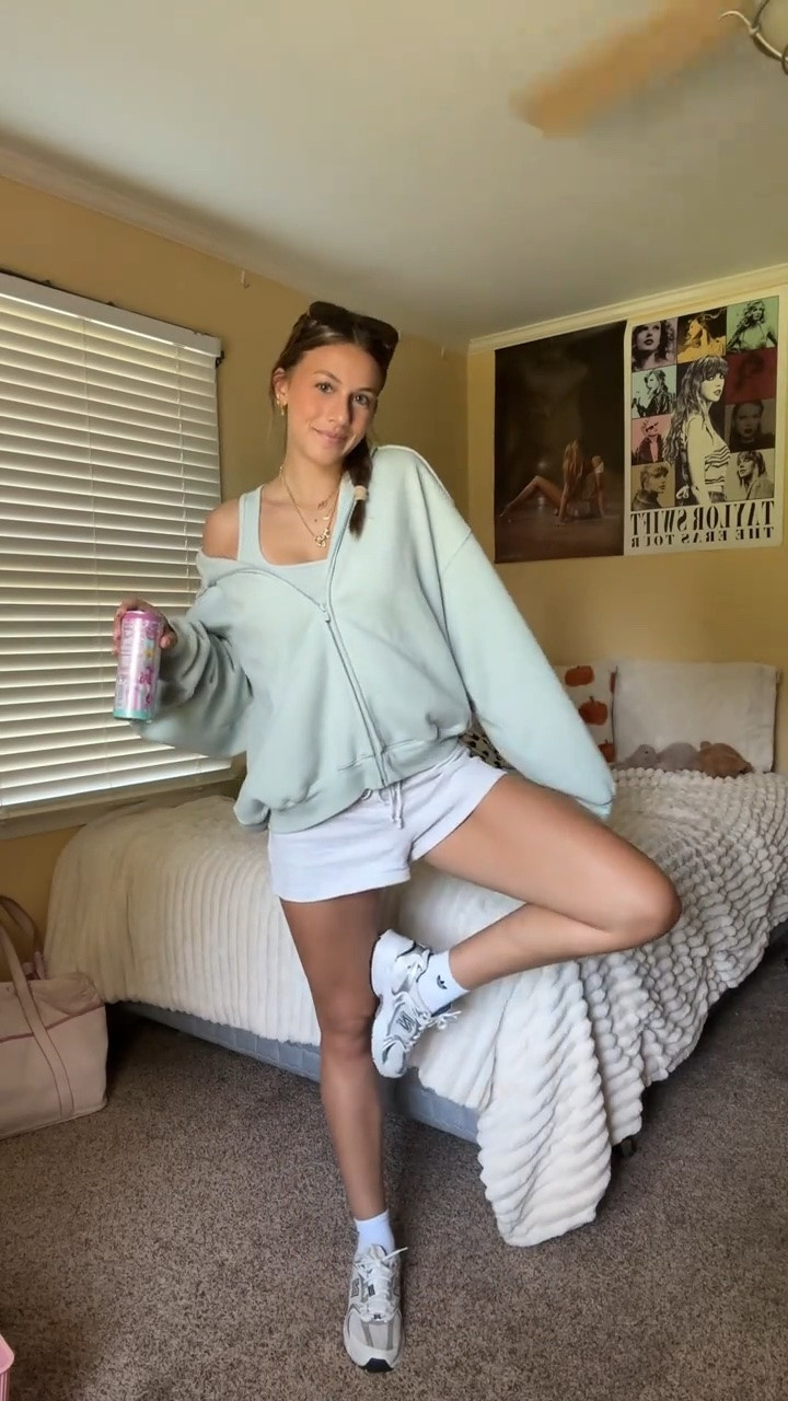 Cute outfit for class!

#loungewear #falloutfitswomen

#LTKootd #LTKSeasonal #LTKSaleAlert
