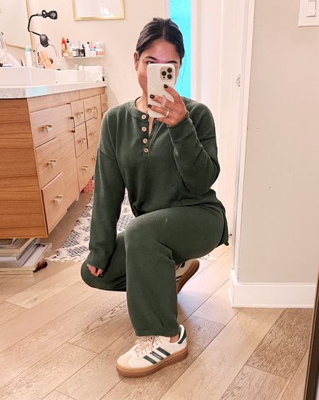Another amazon set that I love! Comes in a bunch of colors but loving this green for fall! Set is under $40 and I’m wearing a small

#LTKSeasonal #LTKtravel #LTKshoecrush
