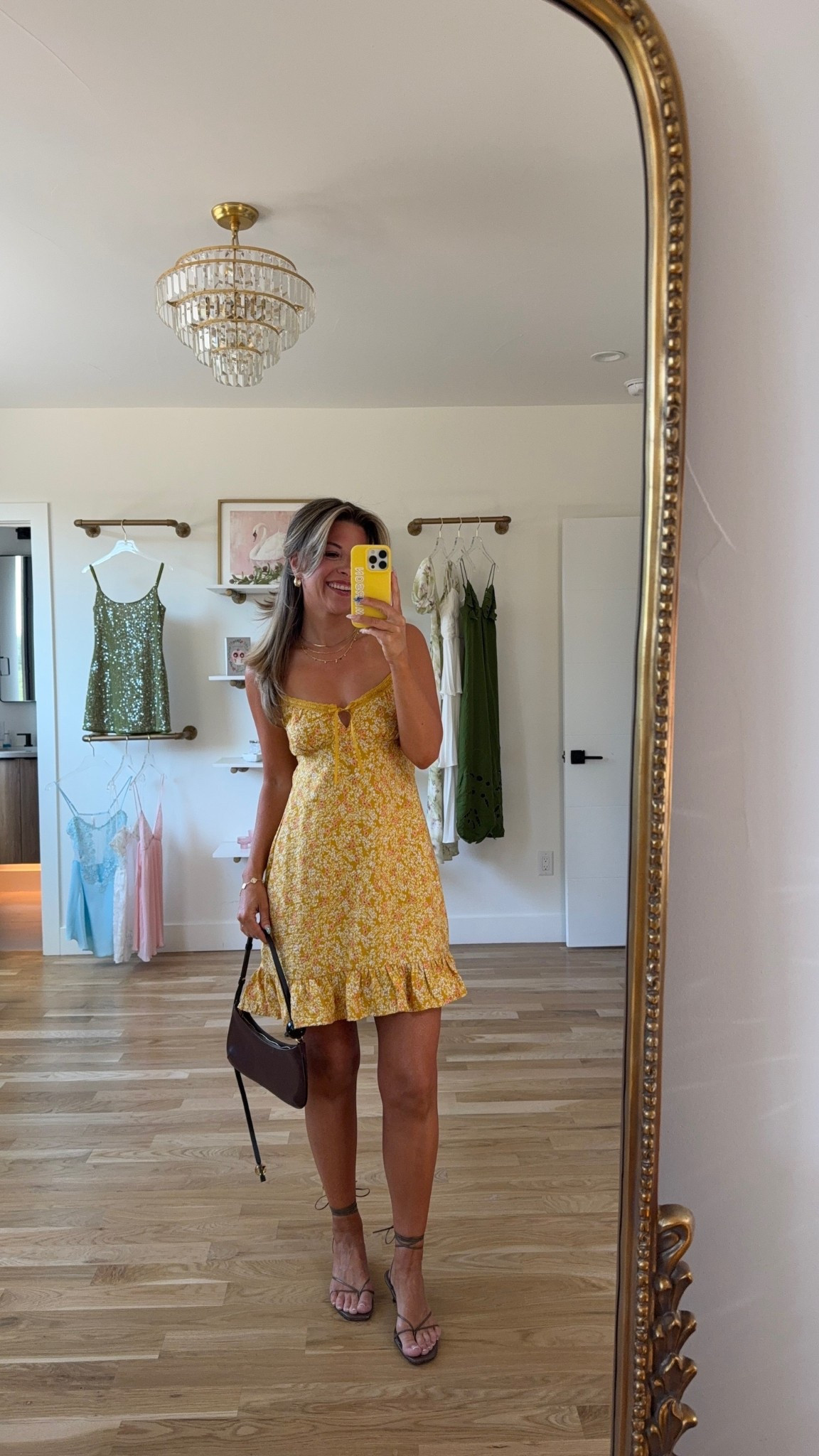 Walmart resortwear yellow floral ruffle dress under $25 for every destination

Wearing an xs

Electric picks code: emerson20
Revolve code: tulip

Wedding guest
Destination
Resortwear
Summer vacation
Floral dress
Cocktail dress
Summer event

#LTKFindsUnder50 #LTKParties #LTKTravel
