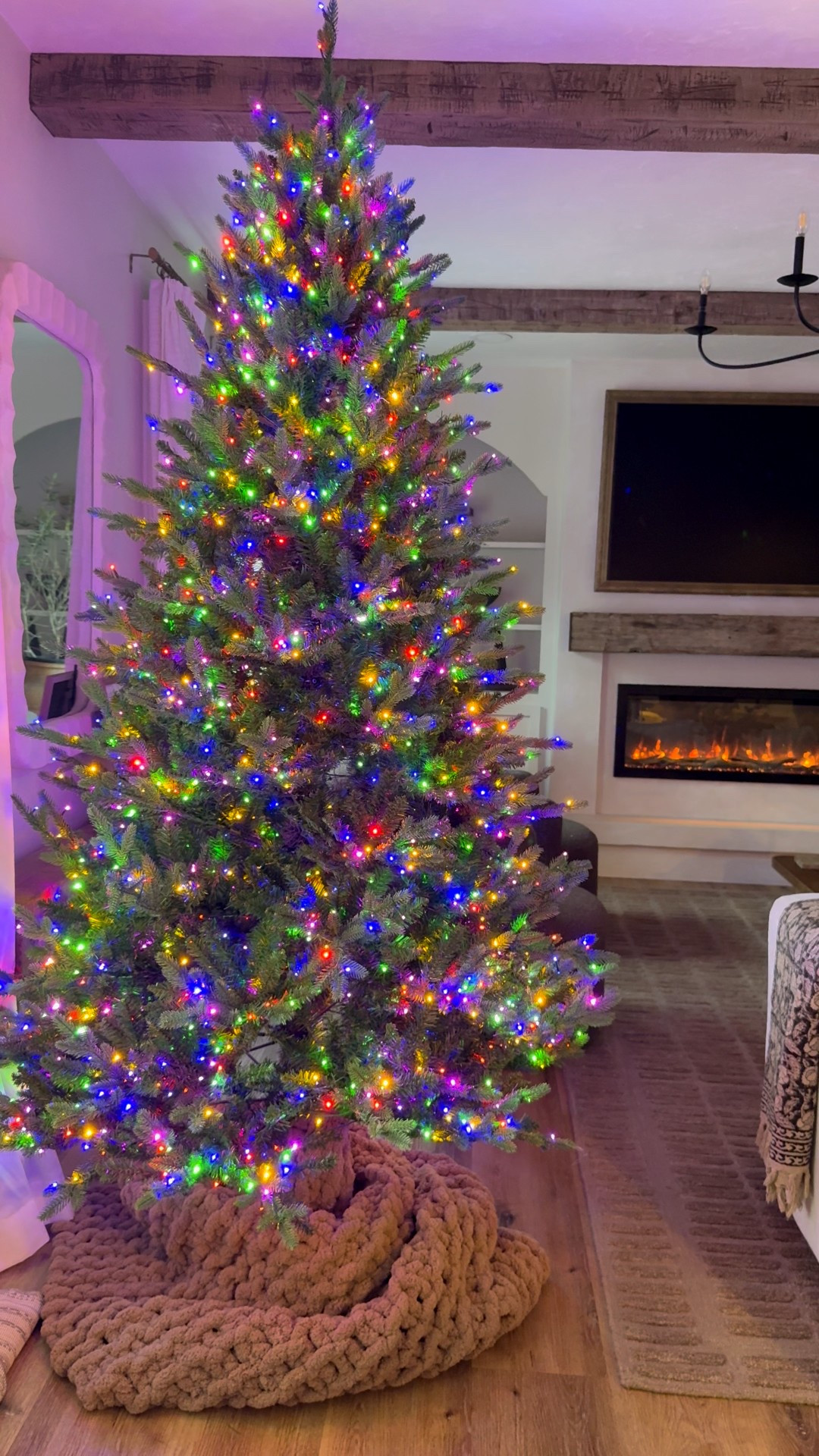 A twinkle tree that can be colored lights or warm white! Affordable and it’s brand new. I’ll be sharing more soon!! 

#LTKHome #LTKSeasonal