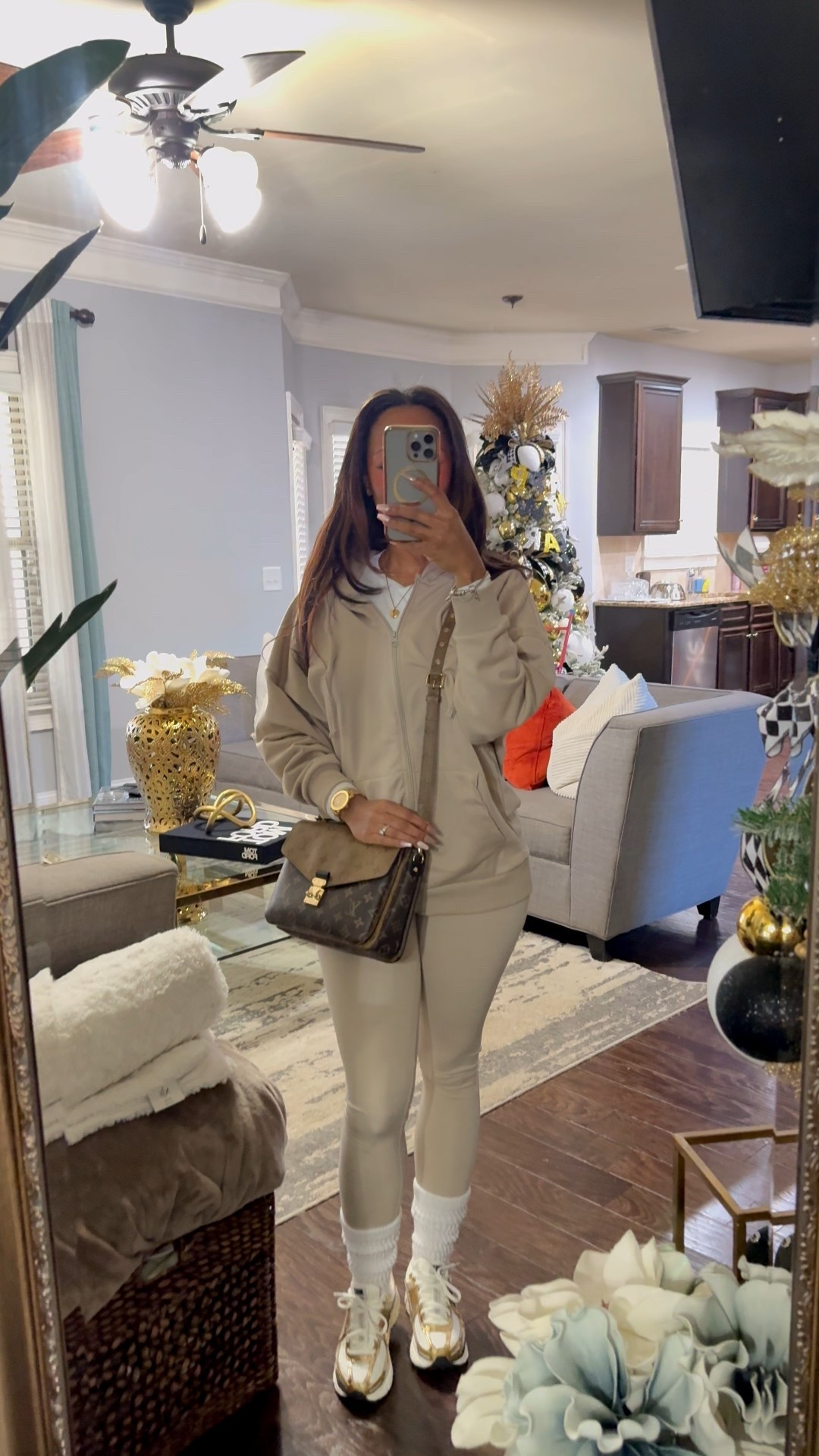 ✨Quick fit check before heading out✨

#LTKootd #LTKgrwm #LTKdayinmylife