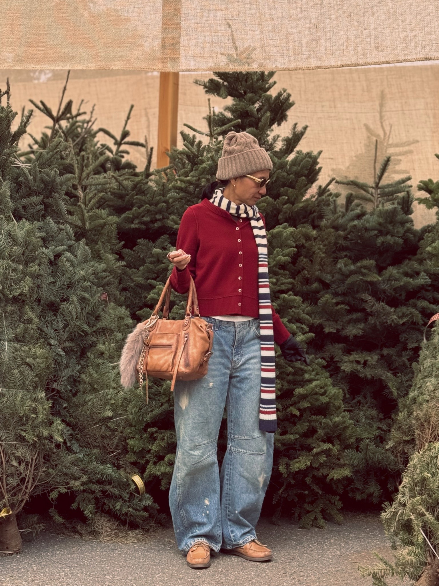 I’m 5’2” 98 lbs
My usual size:
Clothing - XS , 00, 24
Shoes - 5 1/2 - 6


#LTKPetite #LTKootd #LTKHoliday