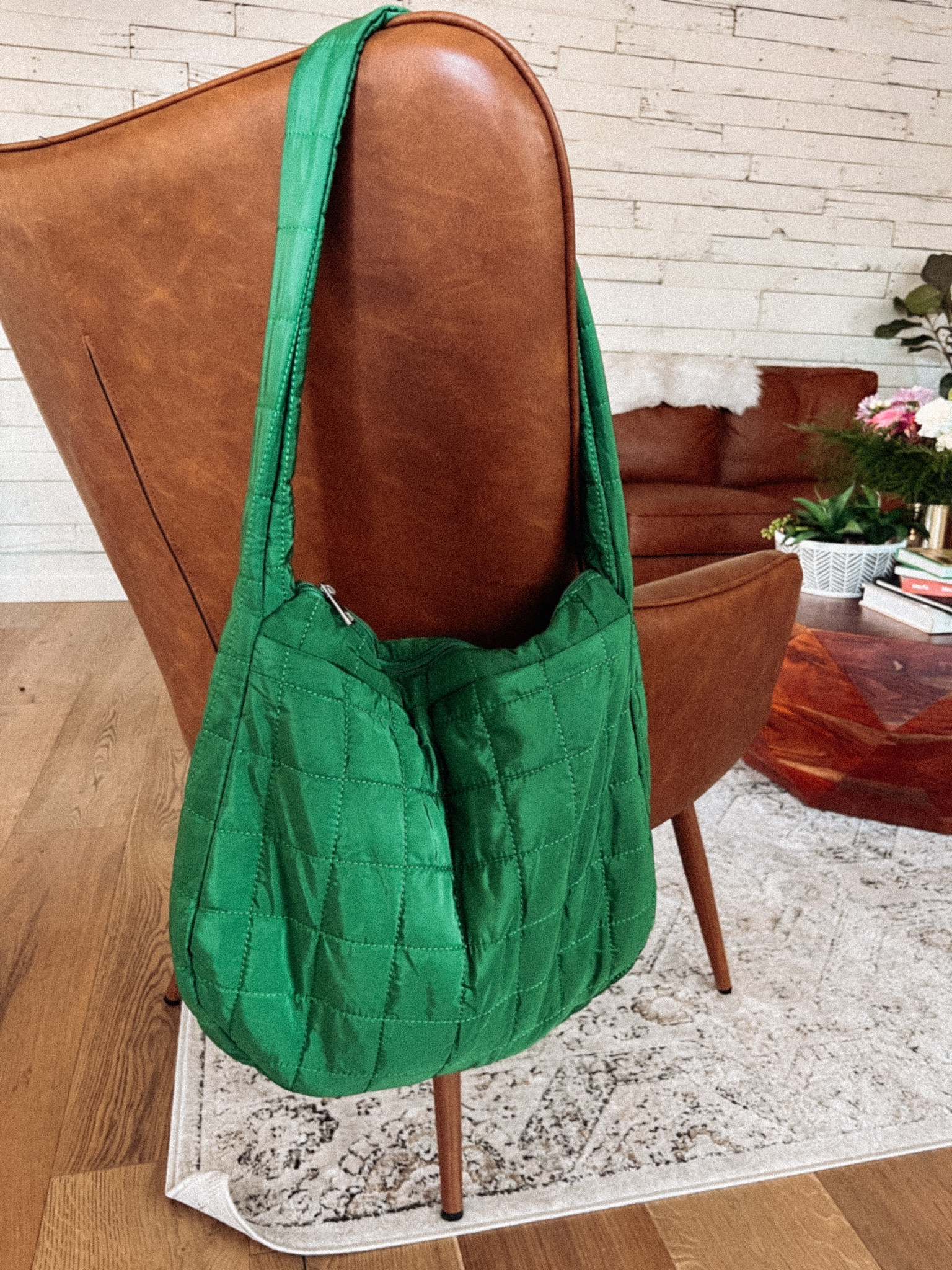 Free people puffer bag look for less


#LTKitbag #LTKfindsunder50 #LTKstyletip