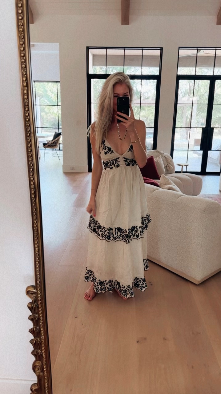 Prettiest maxi dress from Abercrombie. Wearing an XS. 

#LTKSummerSales #LTKVideo #LTKStyleTip