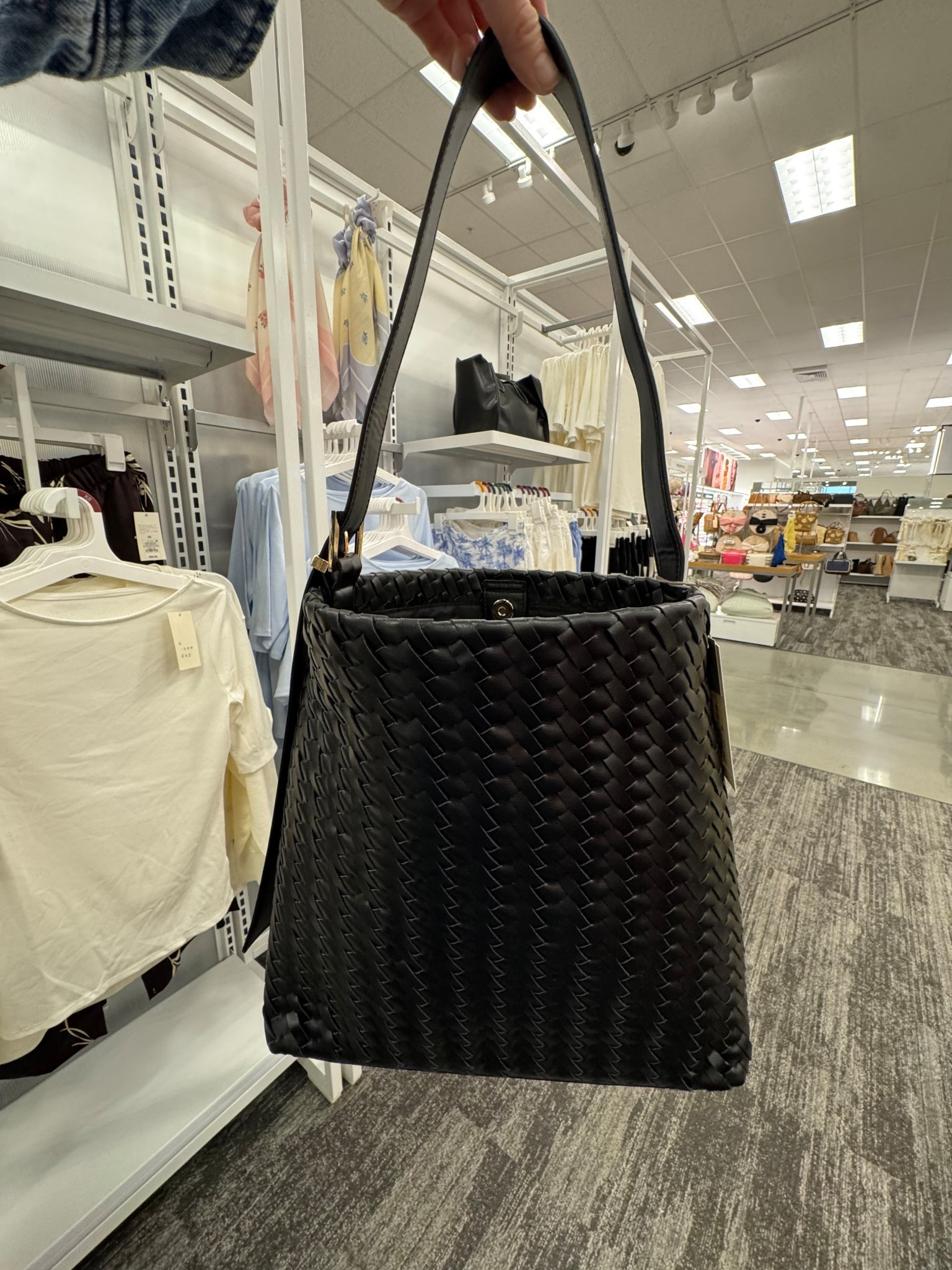 Lovee this look for less bag. Literally just added something similar to my cart the other day 👀 this one is only $30. 

#LTKSeasonal #LTKmomlife