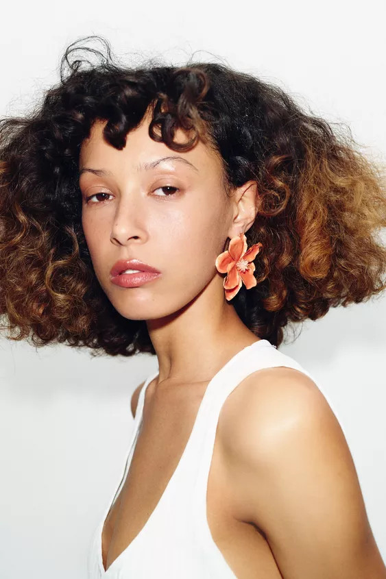 ENAMELLED FLOWER METAL EARRINGS | Zara UK