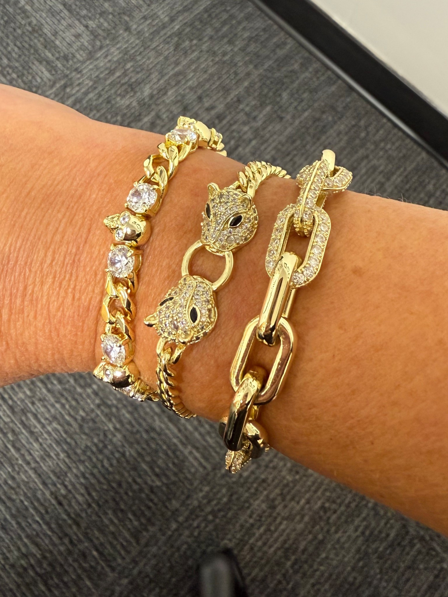 Today’s bracelet stack from Melinda Maria. 

I can’t get over the quality of these pieces! Made of 18k gold plated over brass with a life guarantee. 

Use code LEEANN for 10% off!

#LTKStyleTip