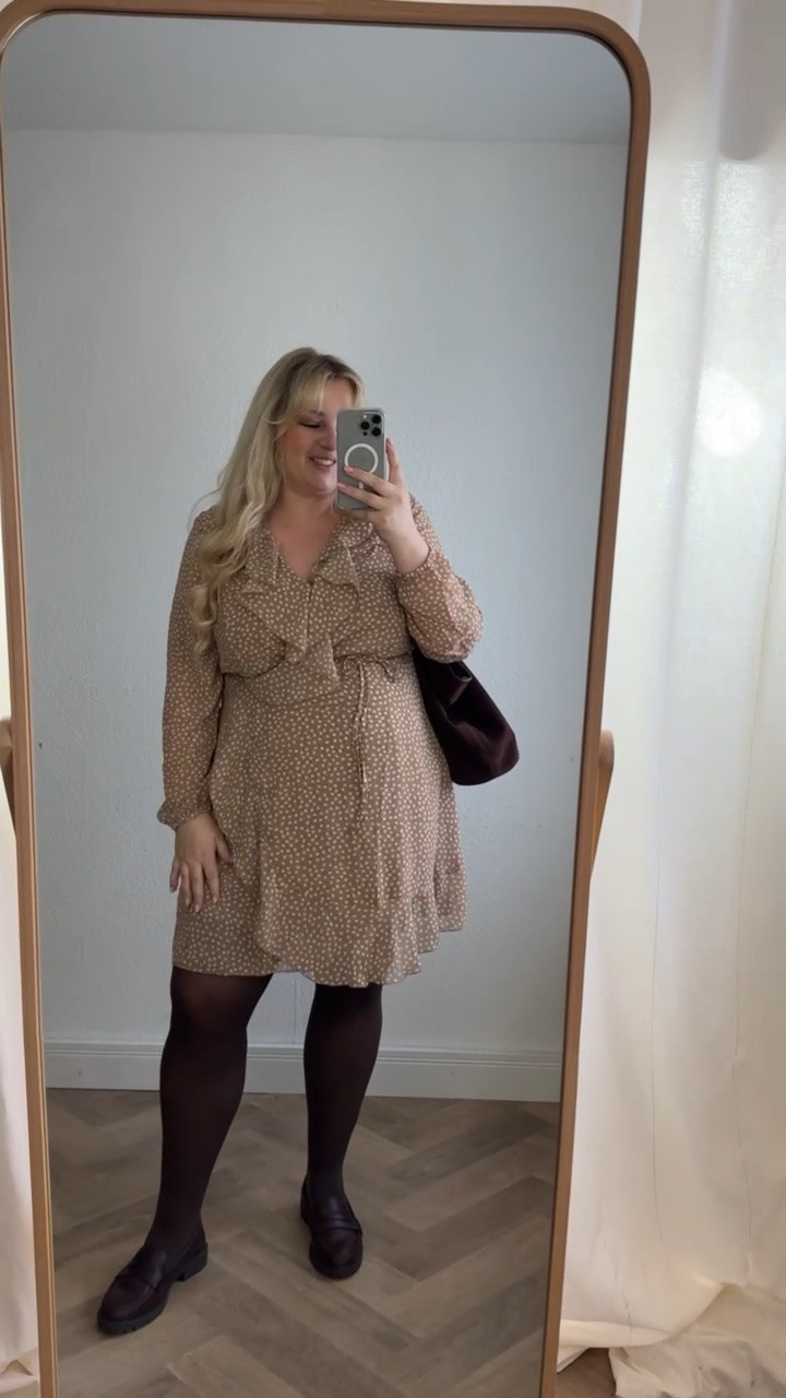Trendfarbe beige 🥰

15 % sparen bei Bon Prix mit dem Code:
bysandra15
(Gültigkeit: 16.09. -einschl. 18.09.2026; 15% auf Alles; einmalig einlösbar pro Kundin; gilt in DE App & Webshop)

#plussizefashion #kleid #curvy #muster #autumn #herbst

#LTKplussize #LTKdeutschland #LTKkleider