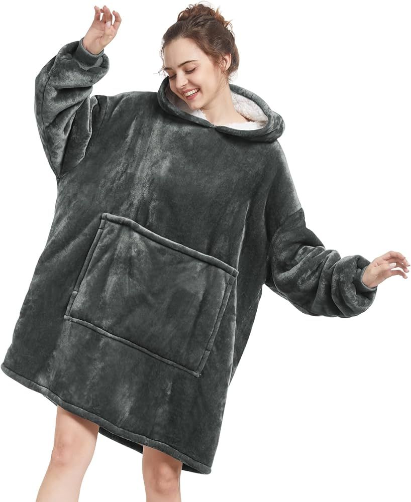 Aemilas Wearable Blanket Hoodie Gifts,Oversized Sherpa Sweatshirt with Hood Pocket and Sleeves,So... | Amazon (US)