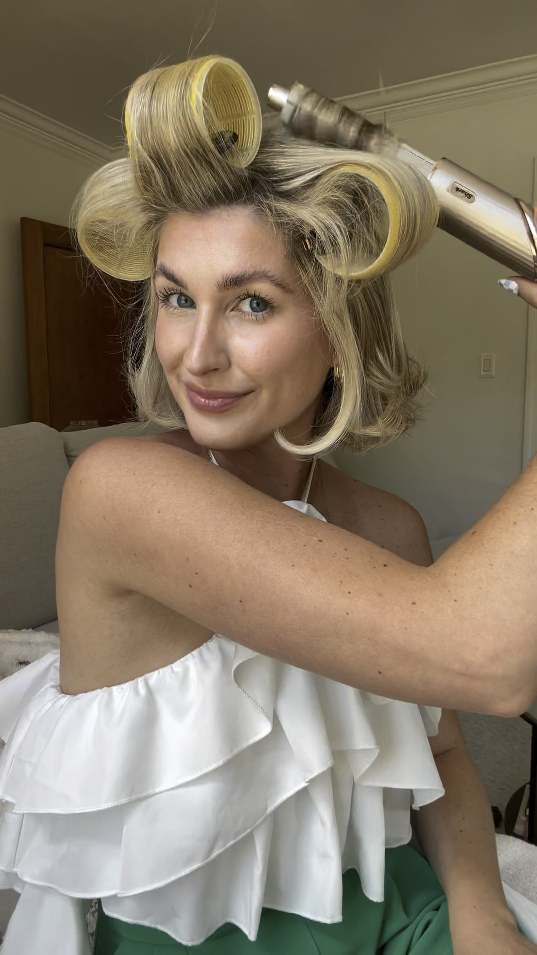 No regrets cutting my hair😍💇🏼‍♀️

#LTKVideo #LTKBeauty #LTKStyleTip