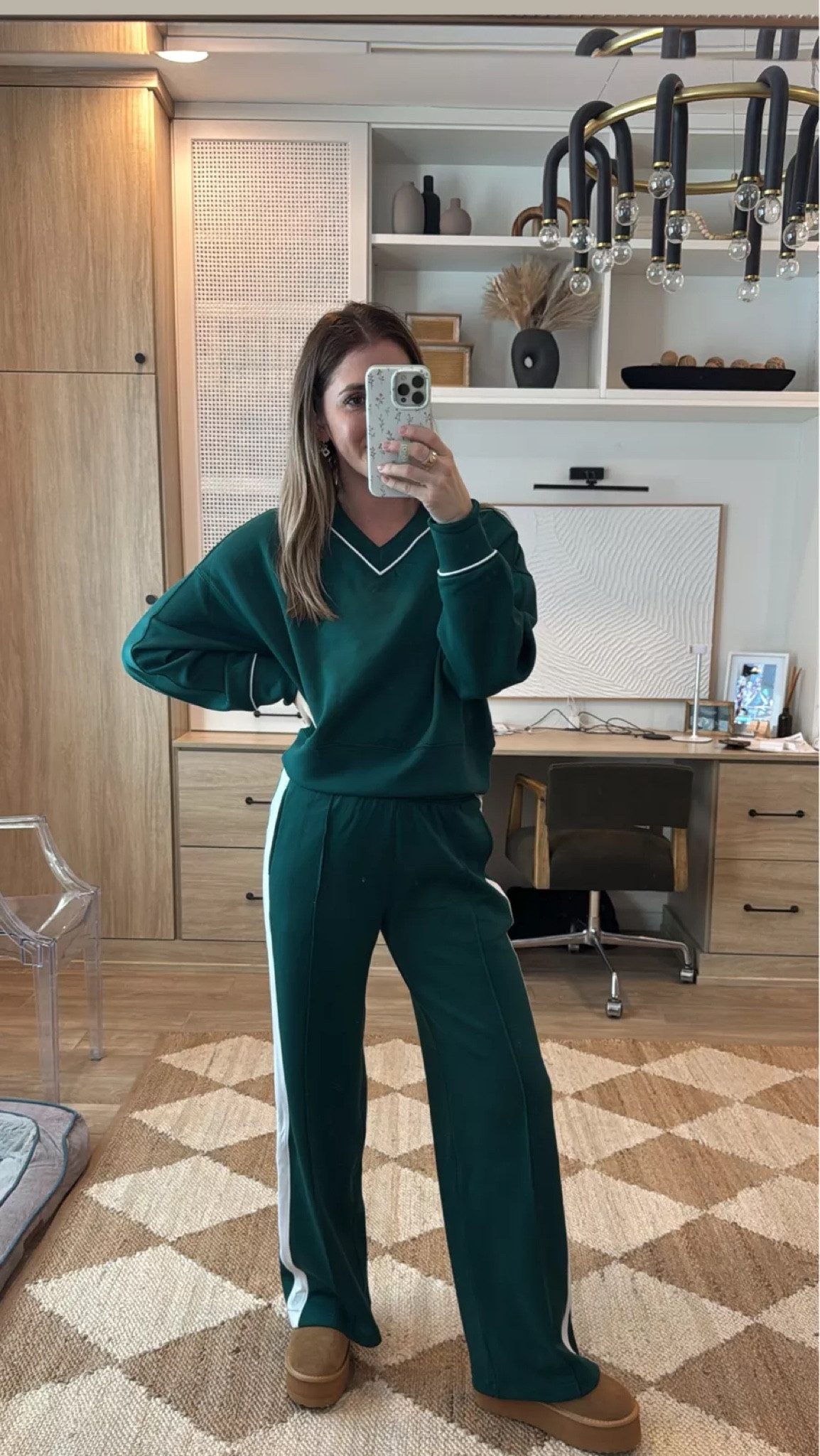 Love this cozy set for winter!! I’m wearing XS in the top and bottoms. 

Lounge set
Sweatpants 
Abercrombie YPB

#LTKFindsUnder50 #LTKSaleAlert #LTKFindsUnder100