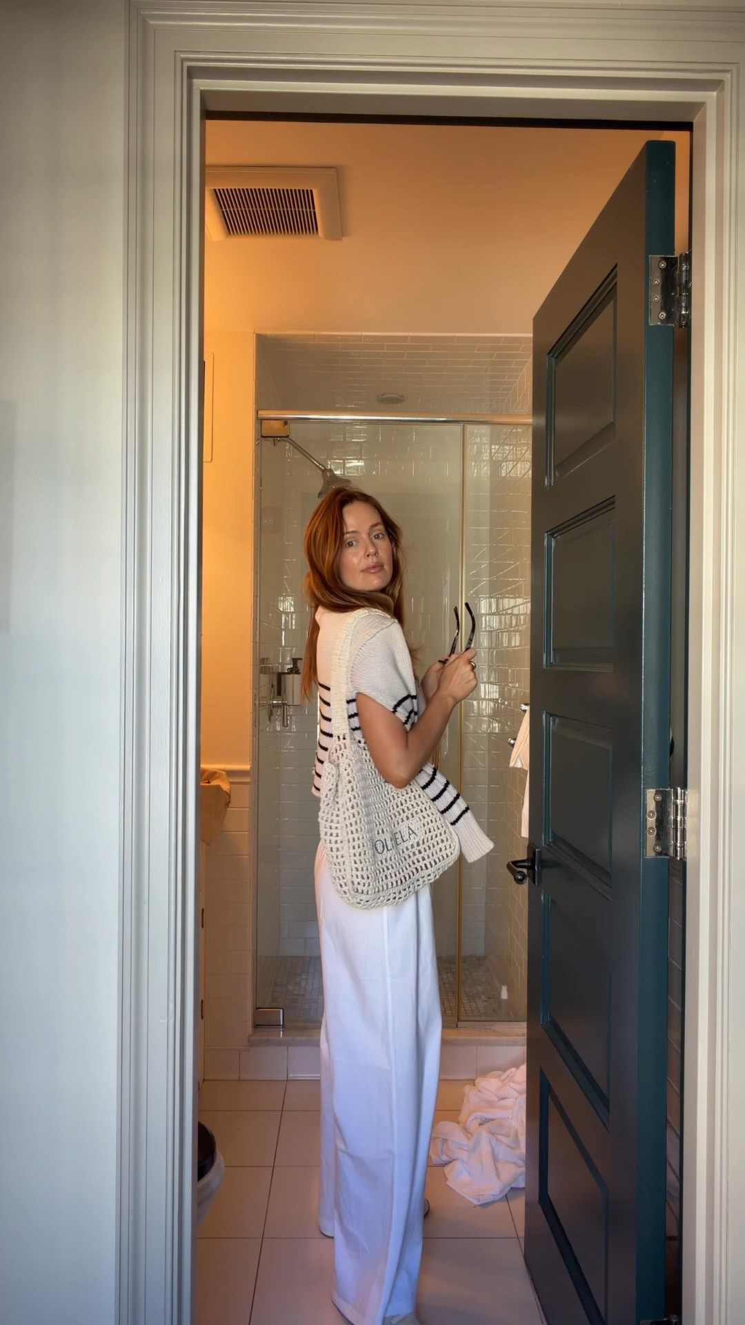Morning coffee run outfit in Nantucket, loving these new comfy white everyday pants