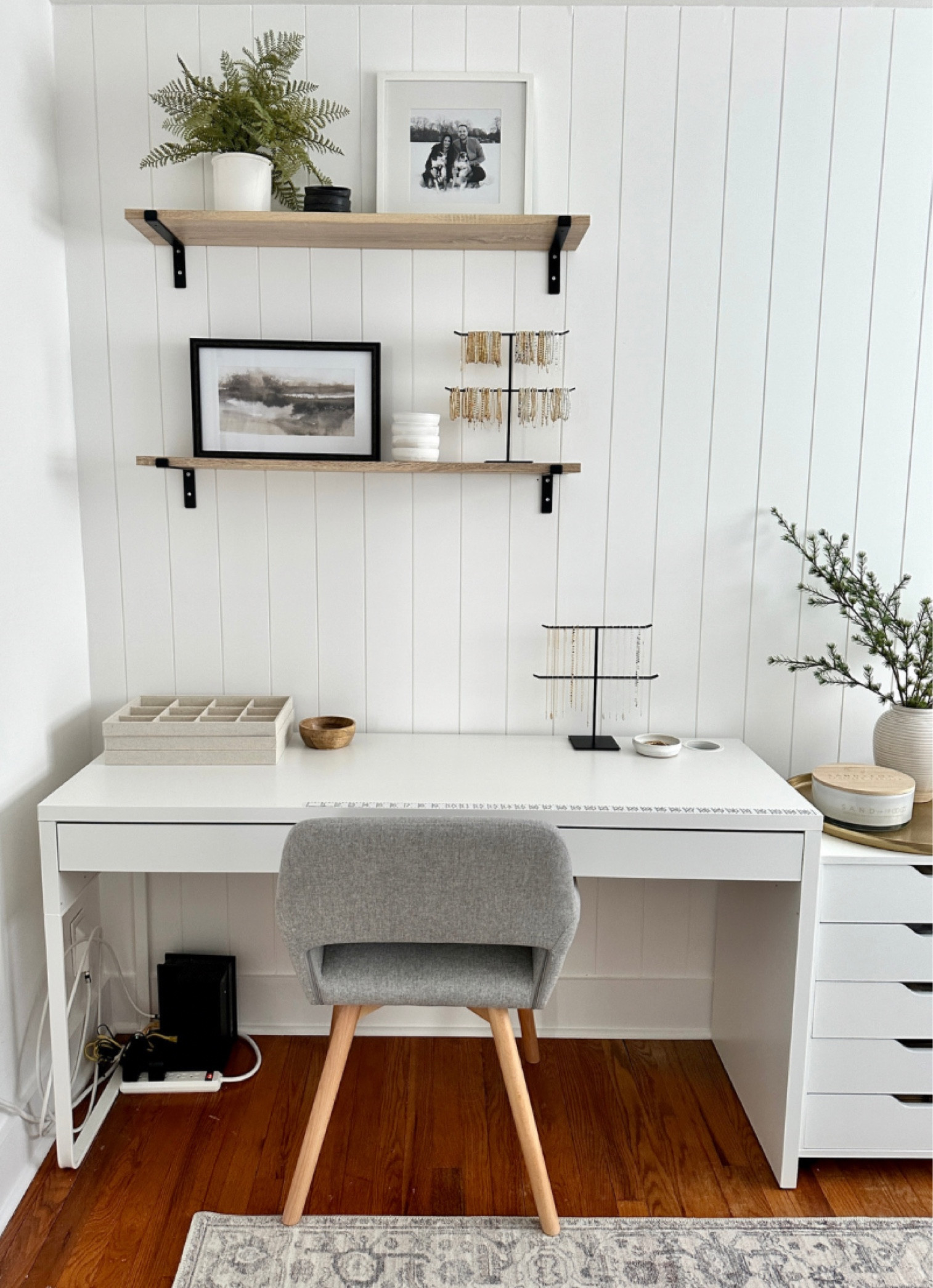 Neutral & Simple Office Styling

For jewelry dishes - Shop www.salhaven.com

#LTKSeasonal #LTKhome #LTKunder100