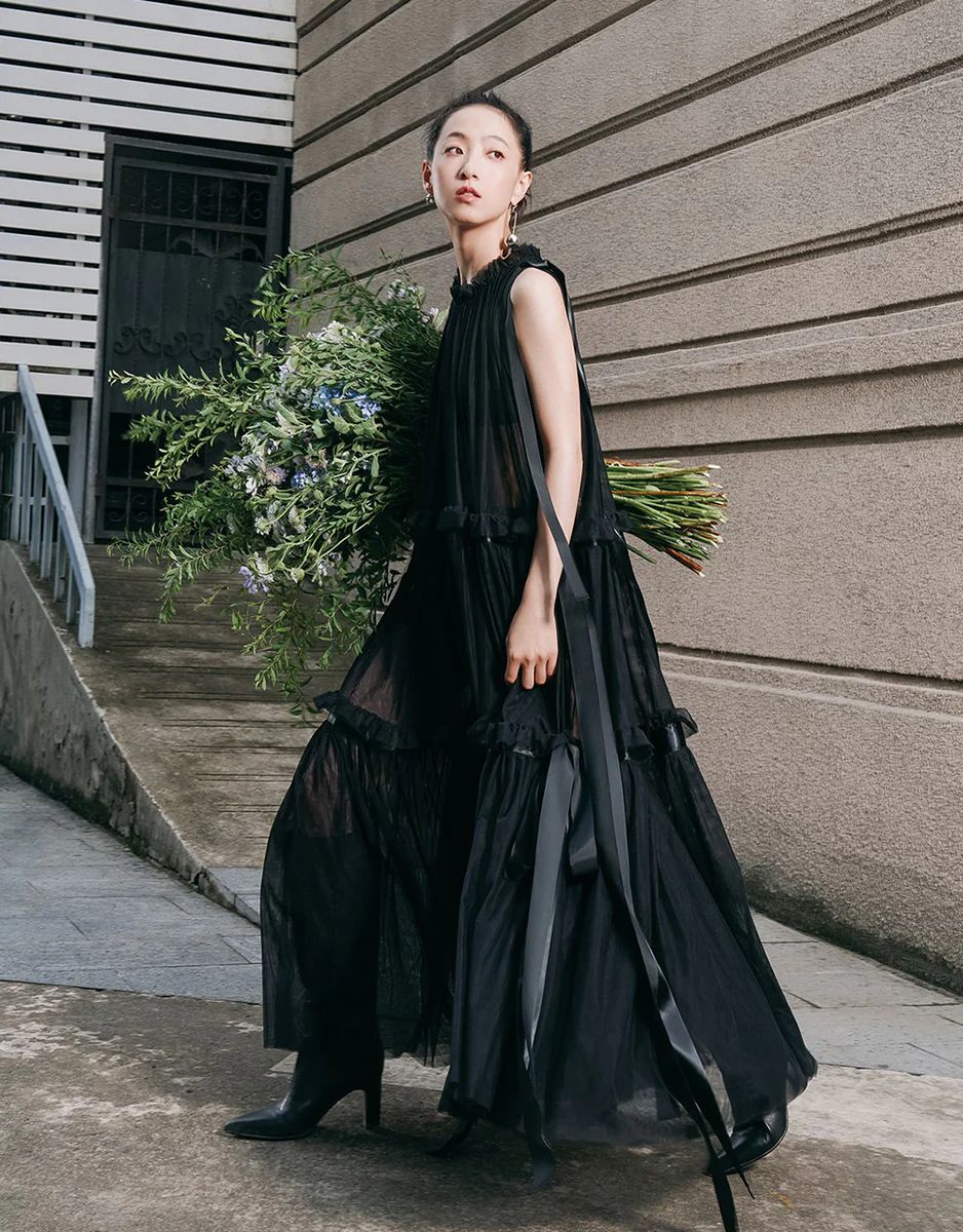 [UR × Caroline Hu] Sleeveless Crew Neck A-Line Dress | Urban Revivo