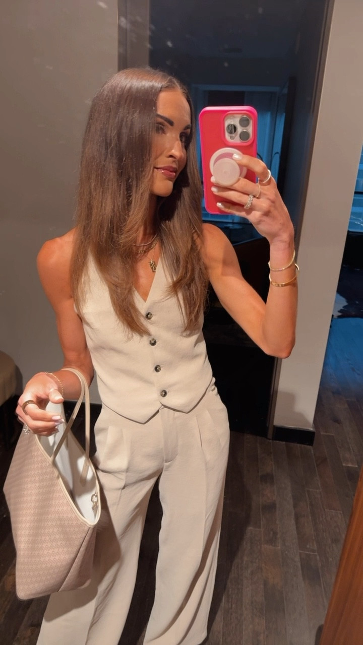 some fave pieces from the aritizia sale! 🤍 trust me when i say the fit of these pants is literally perfect! so flattering + chic! 😍run tts 

#LTKSaleAlert