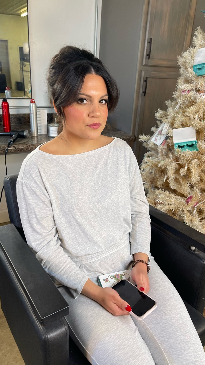 A Quick Little Makeup Tutorial for Brooke’s Glam. 💋

Makeup + Hair: @theglamourranch 
Lashes: @theglamourranch - Meteetse