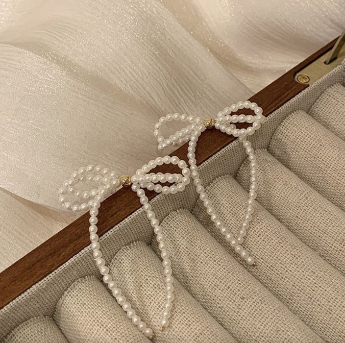 Pearl Bow Earrings | Kiwi and Co