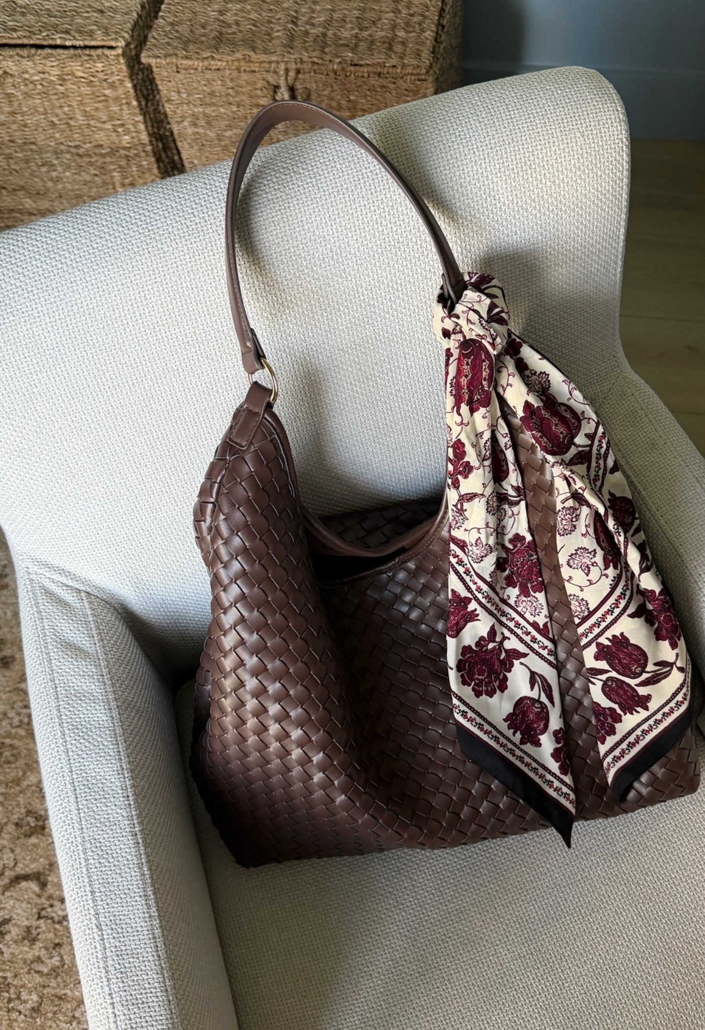I actually cannot get over this purse & scarf from Walmart?!? So cute and looks so much more expensive than they are!

#LTKHome #LTKSeasonal #LTKootd