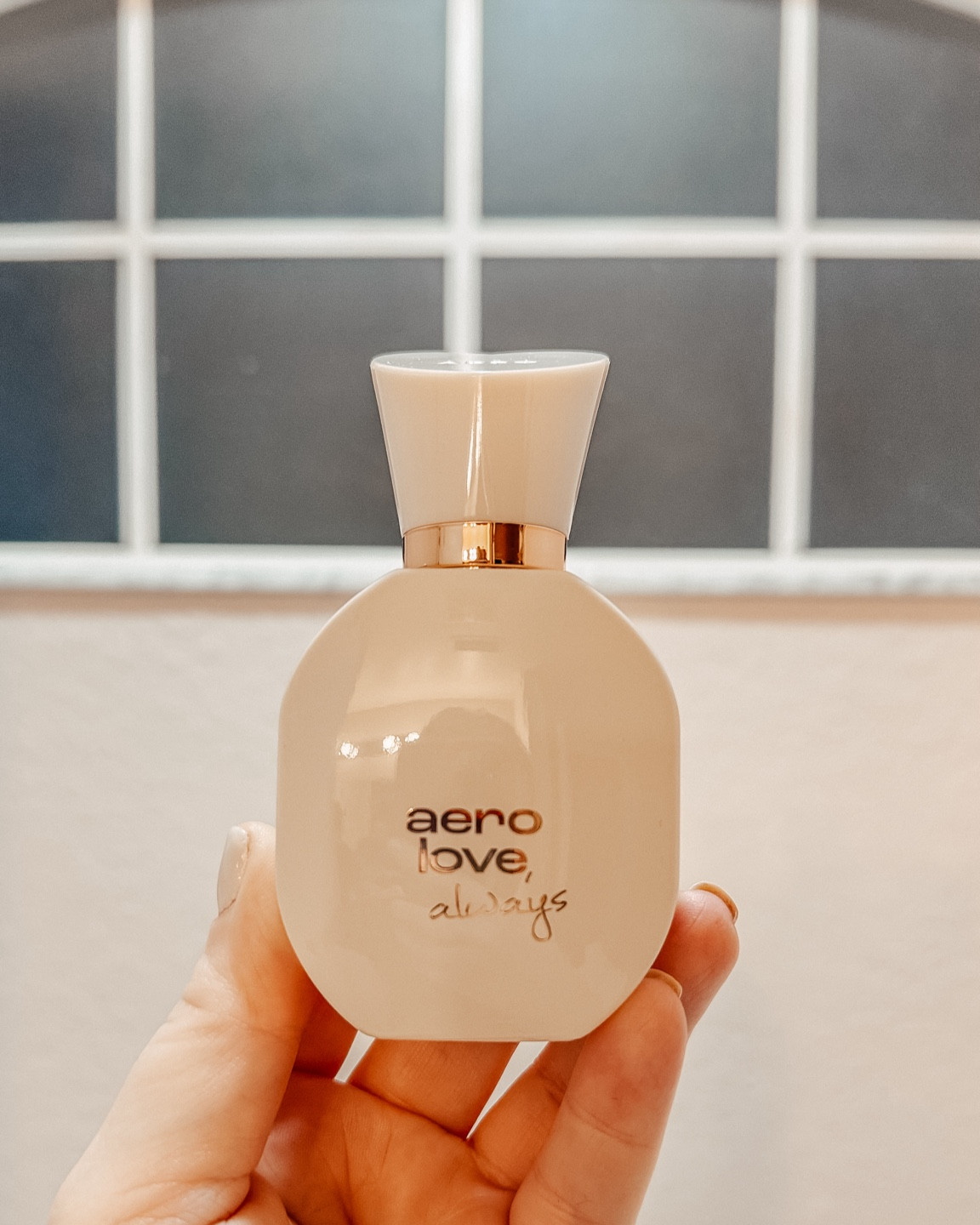 Si te gustan los olores sieves y dulces este perfume te va a encantar. Ademas de que es económico tienen buen fijador.

#LTKstyletip #LTKSeasonal #LTKbeauty