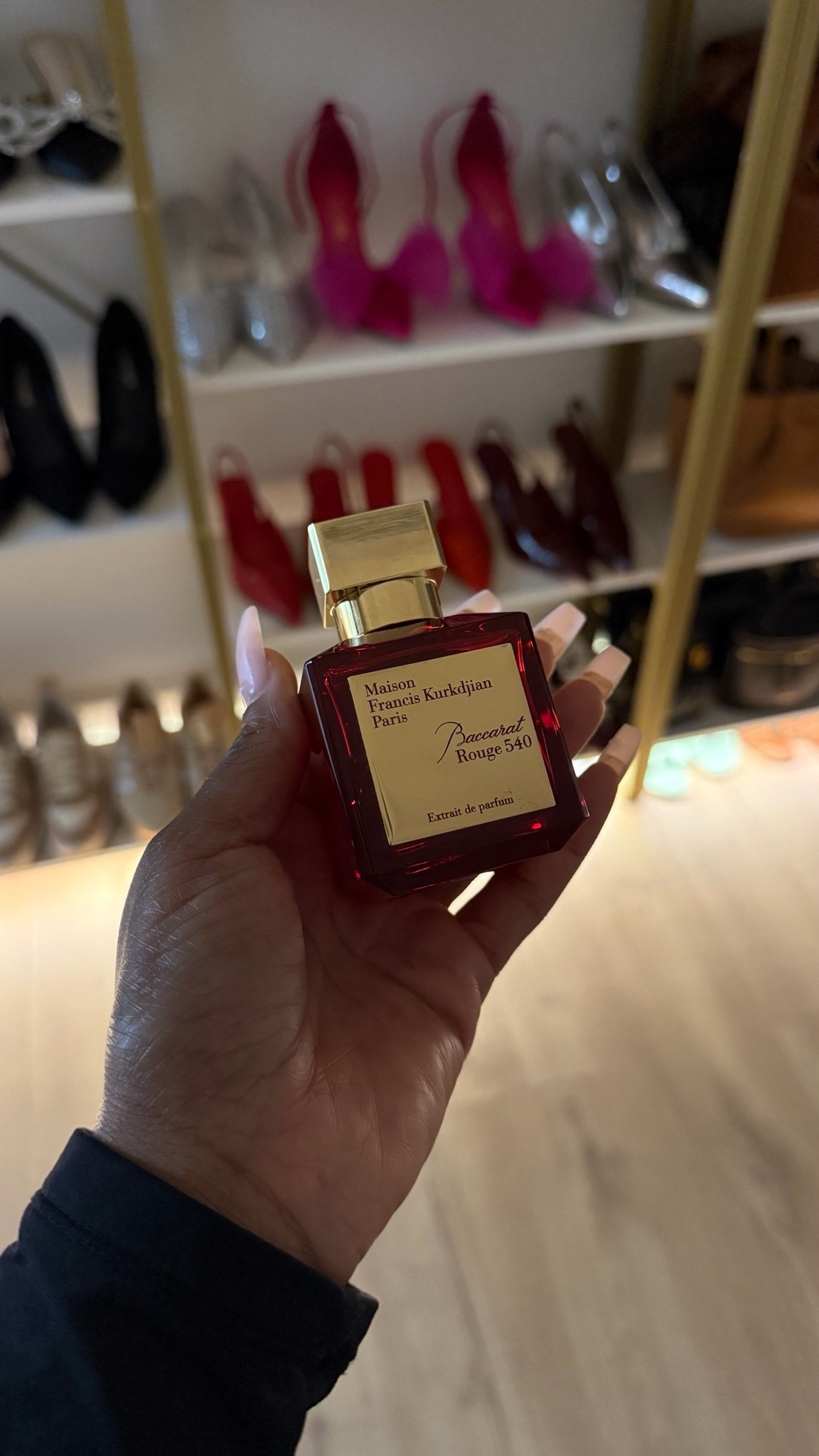 Scroll to shop! ✨ My favorite perfumes. Everything is linked below.👇🏾

Desliza para comprar. ✨ Mis perfumes favoritos.

📲 Download the free LTK app & follow me @kirasfashionfinds to shop all my daily finds.

#LTKselfcare #LTKBeauty #LTKgrwm
