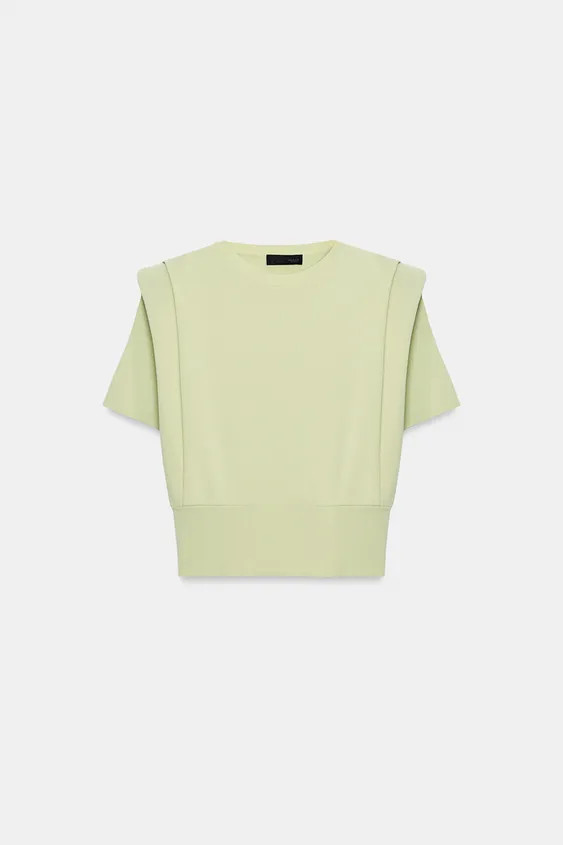 Model height: 177 cmRound neck, short sleeve top featuring shoulder pads and pleat detailing. | Zara UK
