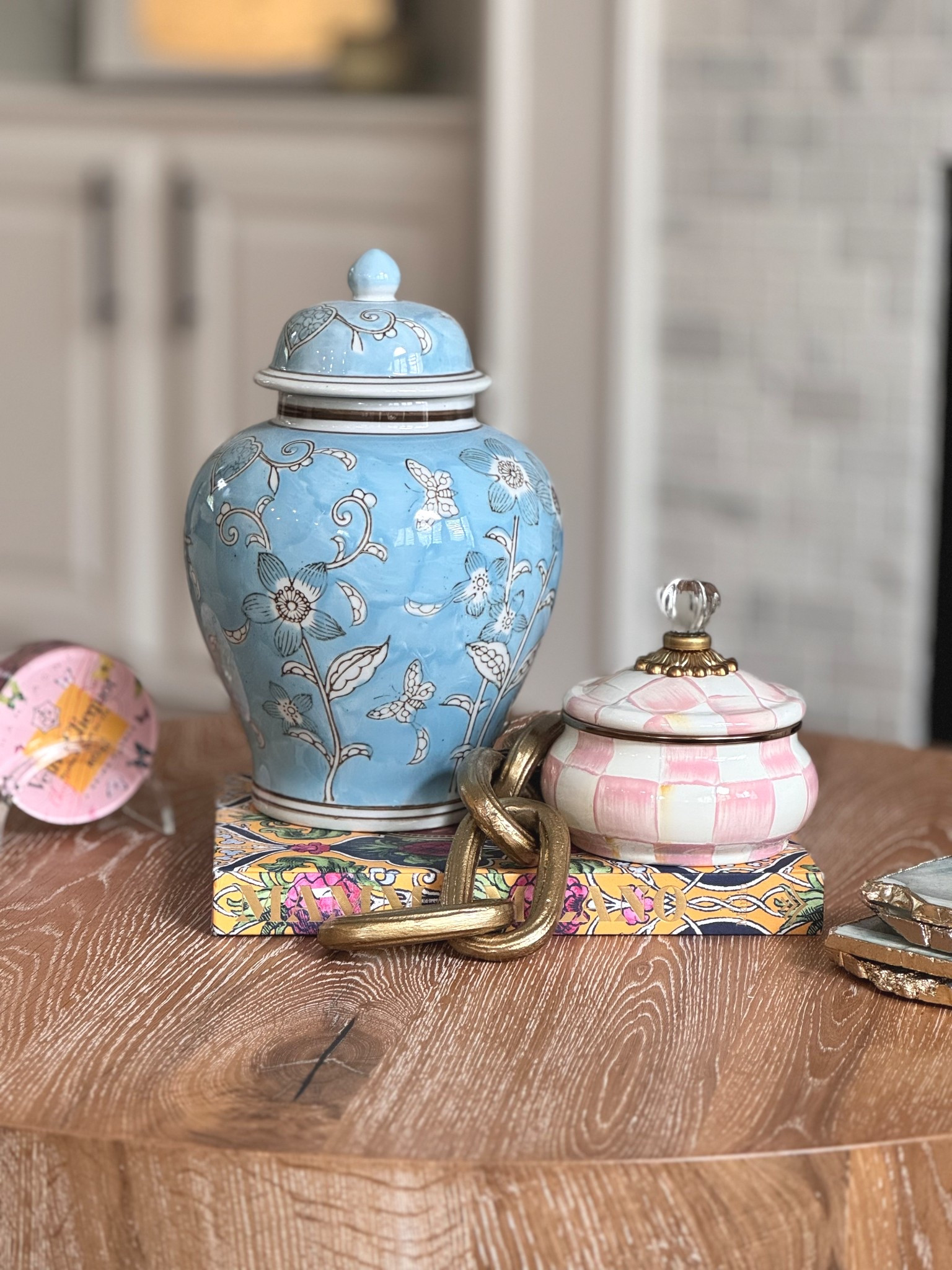 Coffee table decor! 


Home decor. Coffee table. Coffee table decor. Wood coffee table. Decor 

#LTKFindsUnder100 #LTKHome #LTKStyleTip