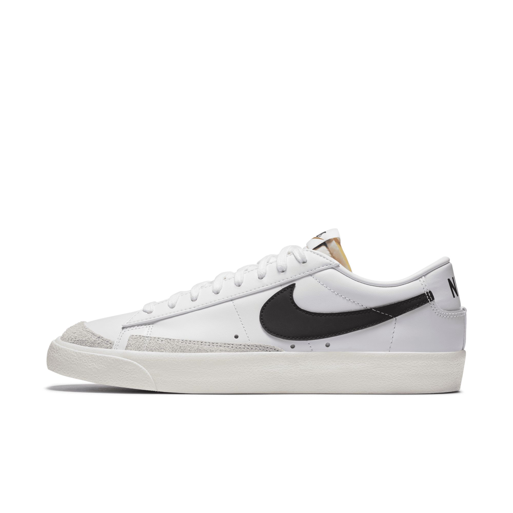 Nike Men's Blazer Low '77 Vintage Shoes in White, Size: 9 | DA6364-101 | Nike (US)