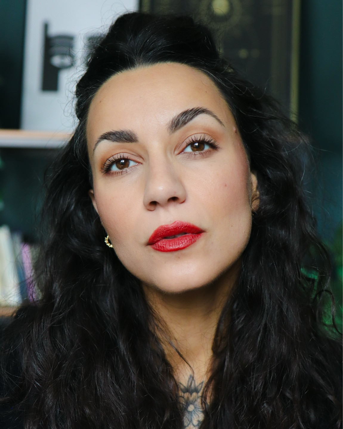 💋💋💋

TEINTES :
- fond de teint : Santa Fe
- anti-cernes ND : YP3
- anti-cernes ABH : 6
- Bronzer : Butta Biscuit
- Blush : Colour of Dreams
- Poudre : Medium 
- rouge à lèvres : Too Hot To Hold

#LTKbeauty