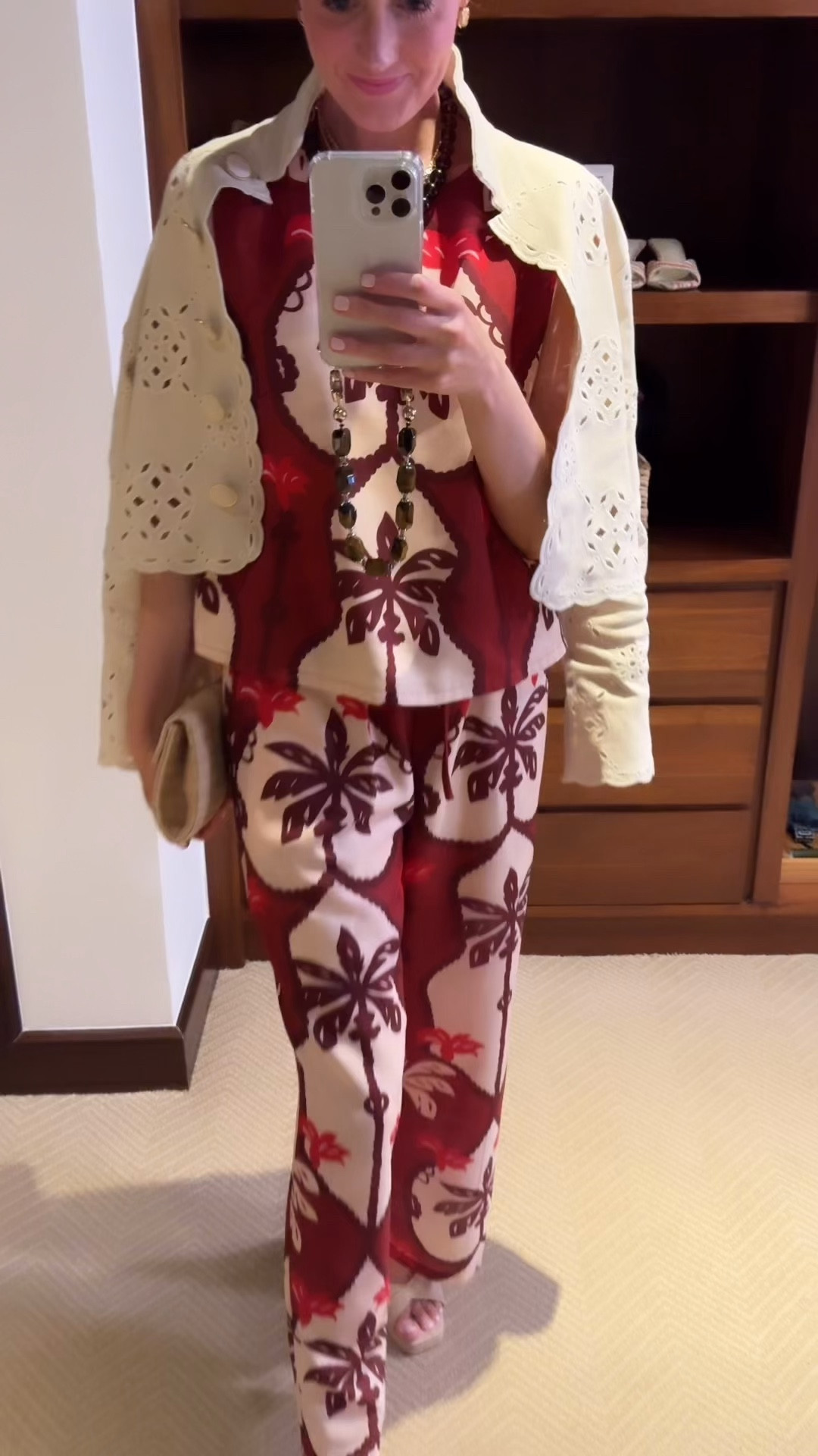 Color, pattern, and an easy silhouette that works after a day in the sun. One of those resort outfits that feels special without feeling fussy.