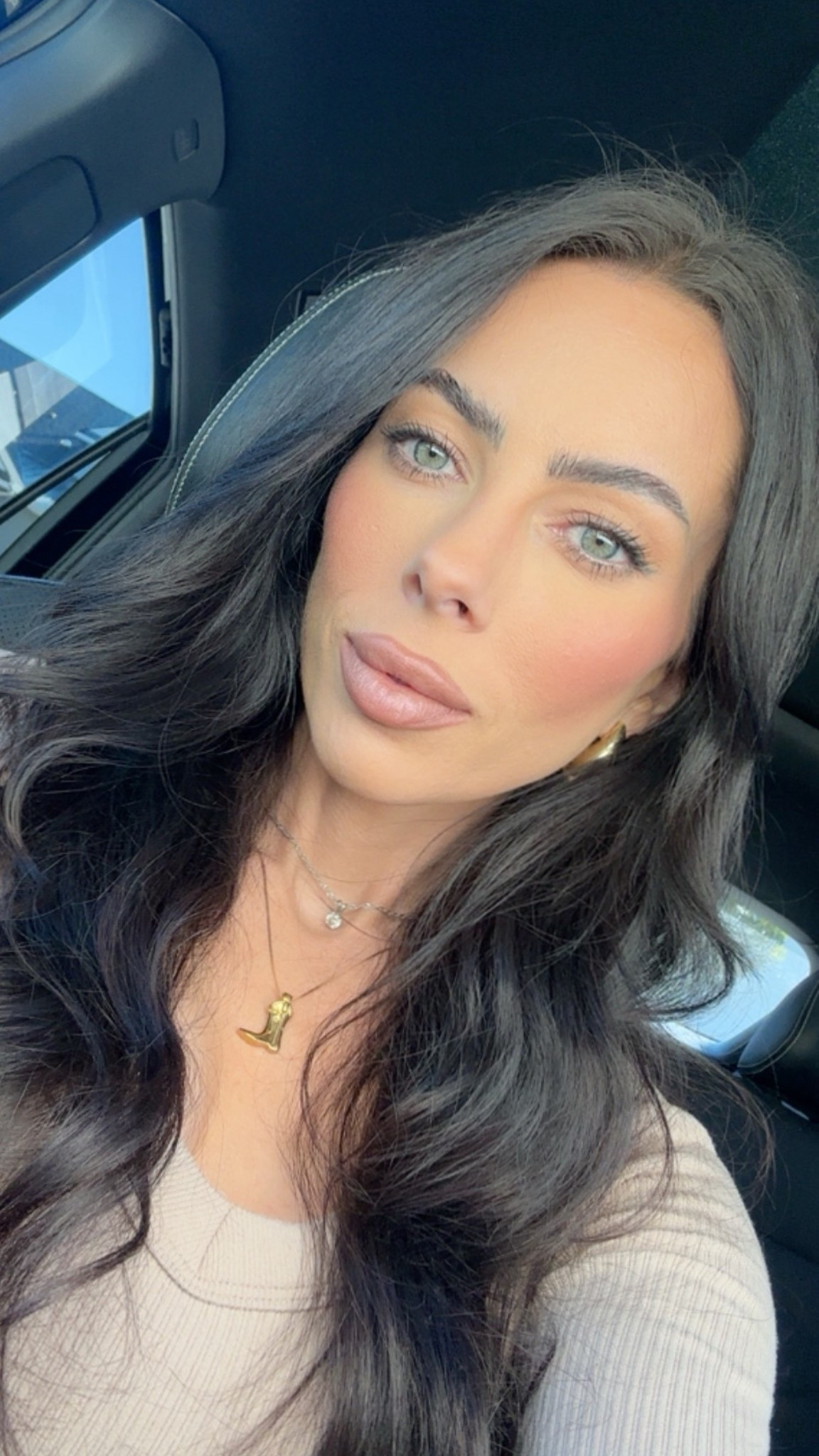 My makeup holy grails! 
#makeup #musthave #musthaveproducts #makeupartist 


#LTKSeasonal #LTKGiftGuide #LTKHoliday