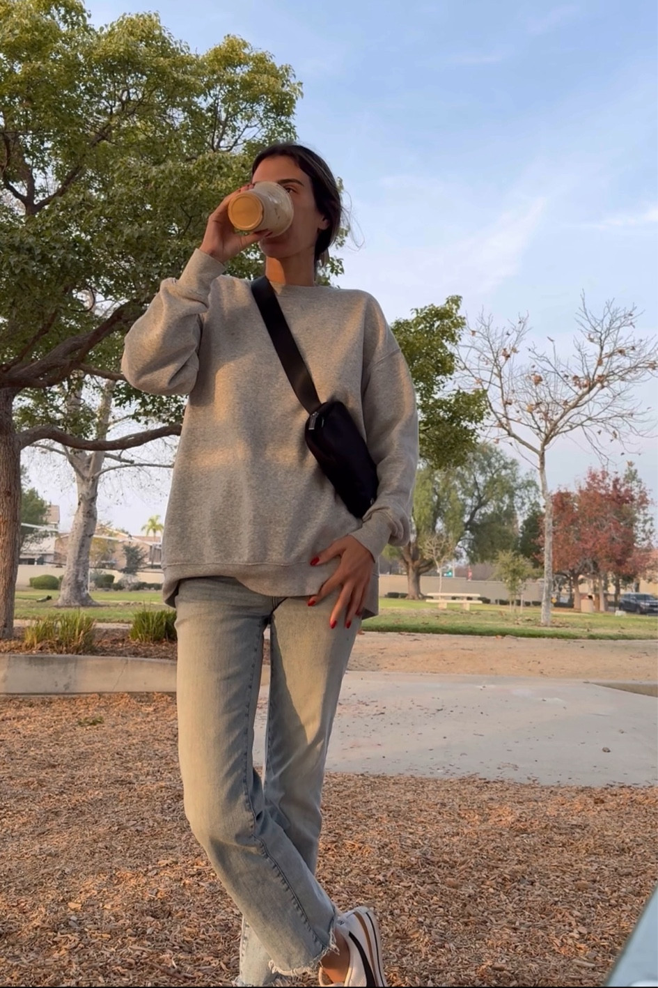 Mom park outfit. Jeans are the style but wash is sold out // casual mom style, mom ootd, lazy mom outfit 

#LTKFindsUnder100