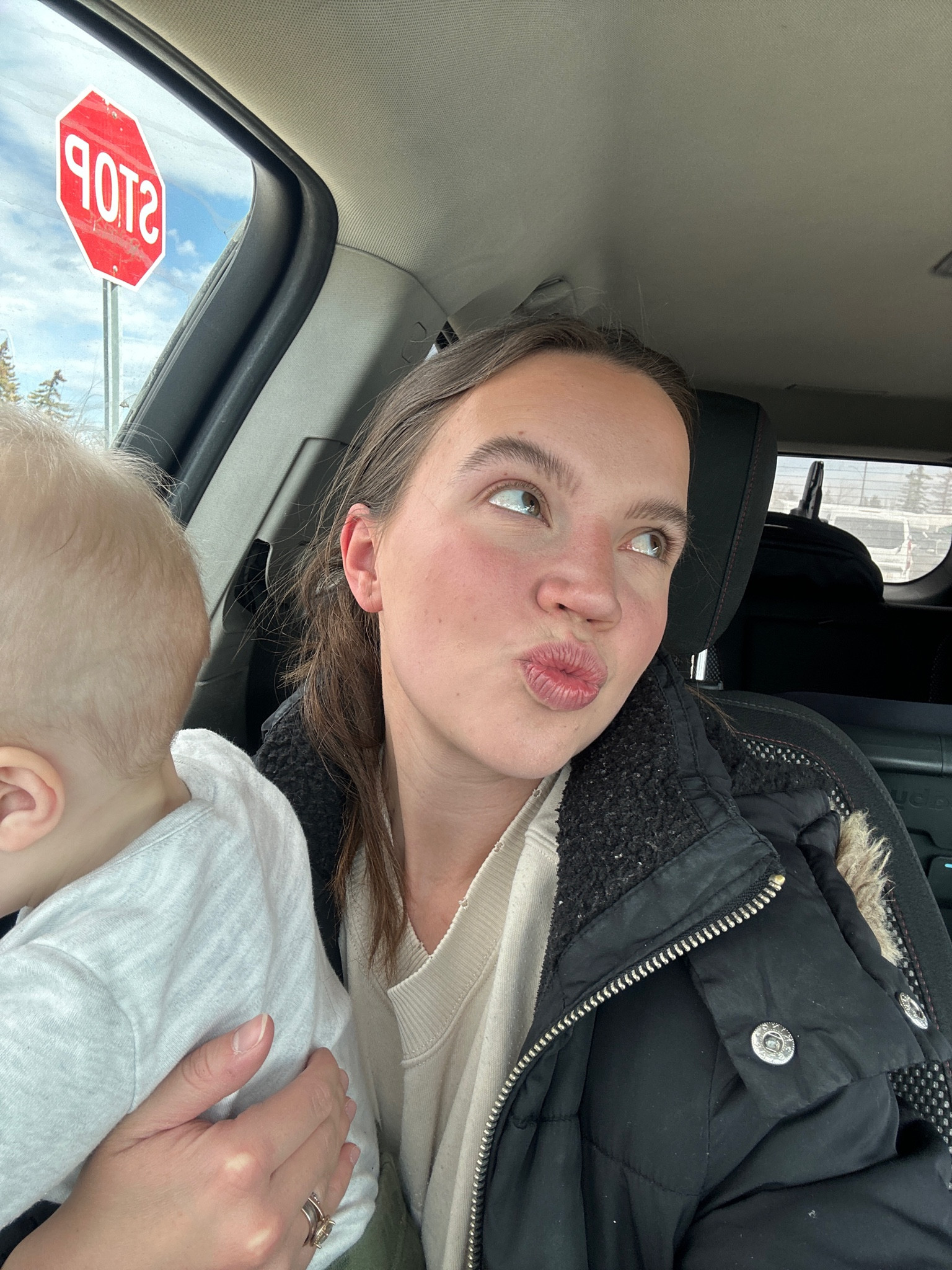 Products I use to make it look like I sleep✨ #momlife #everydaymakeup 