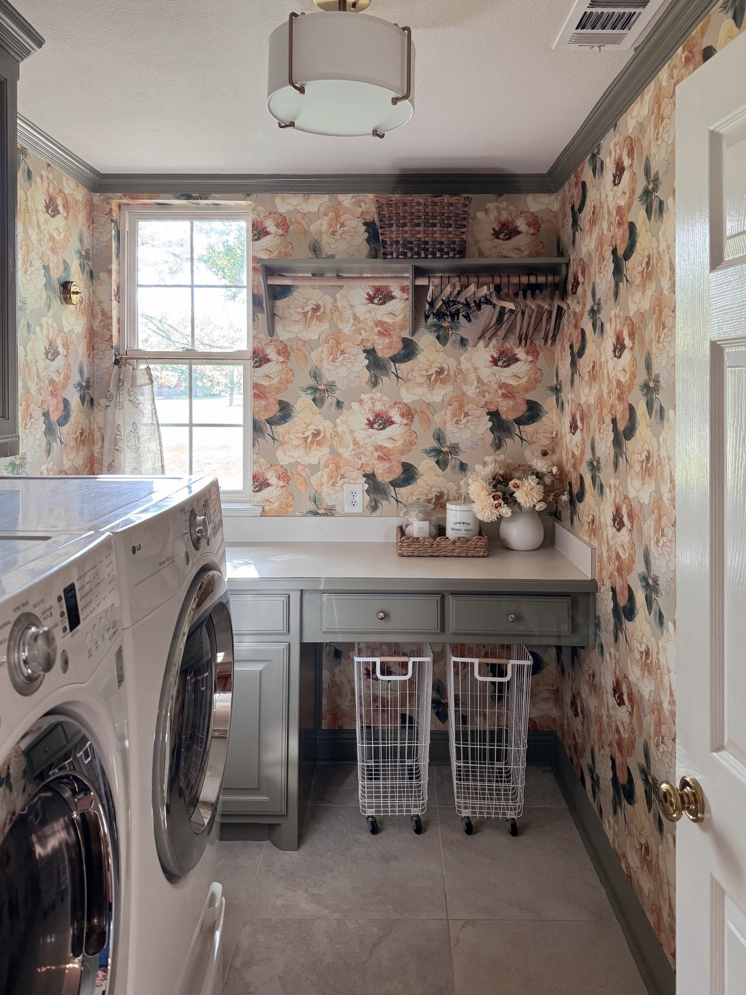 Laundry room glow-up. Cabinet and trim paint color is muted sage by behr. 


#LTKHome
