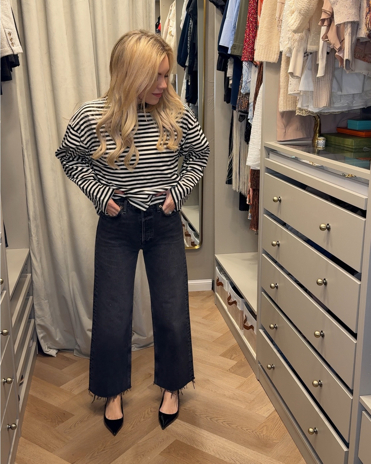 Stripe top
Mother jeans - fit TTS
Styling jeans 
White jeans 

#LTKdayinmylife #LTKgrwm #LTKootd