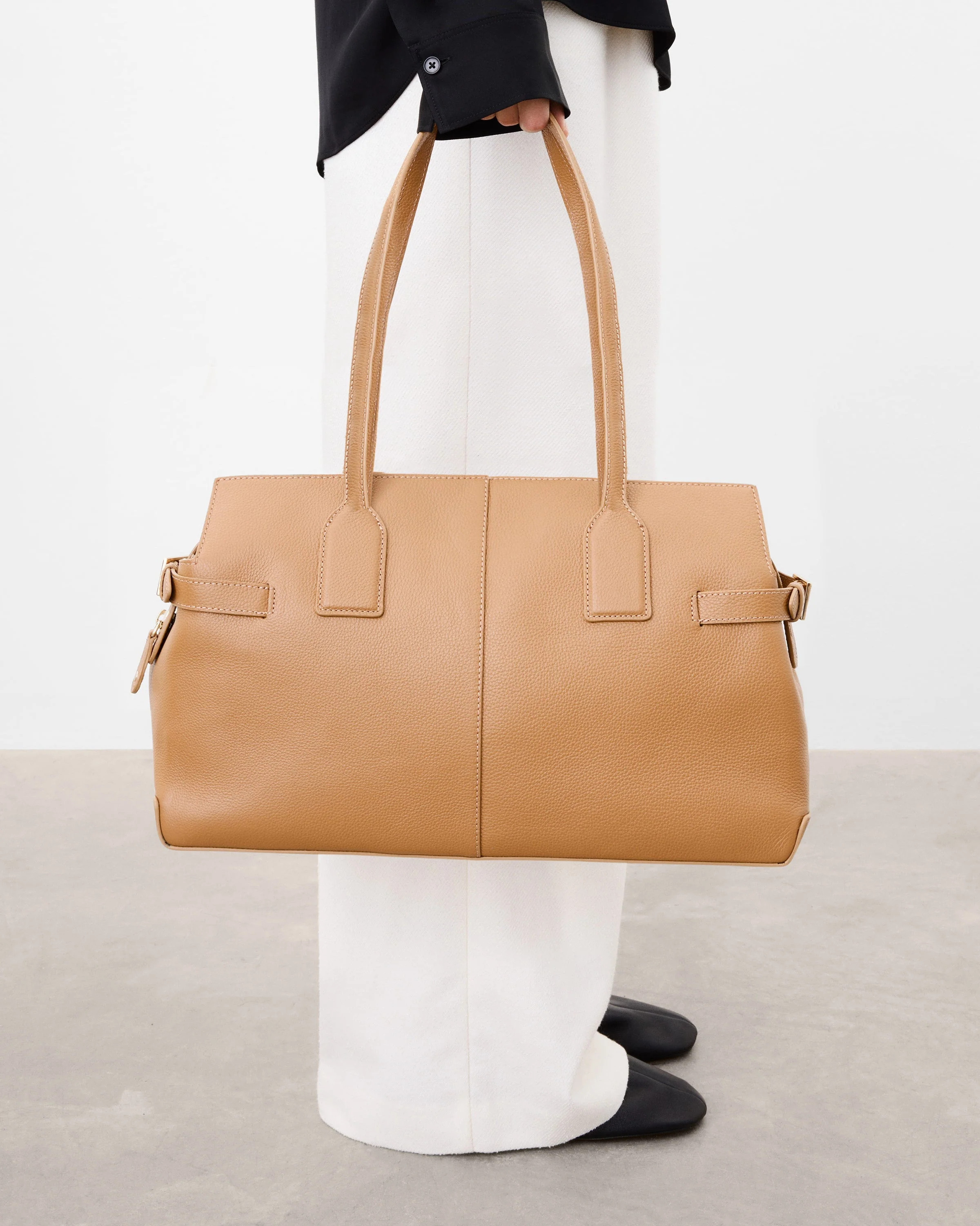 Lisa Bowler Bag Grained Leather Cognac | Flattered