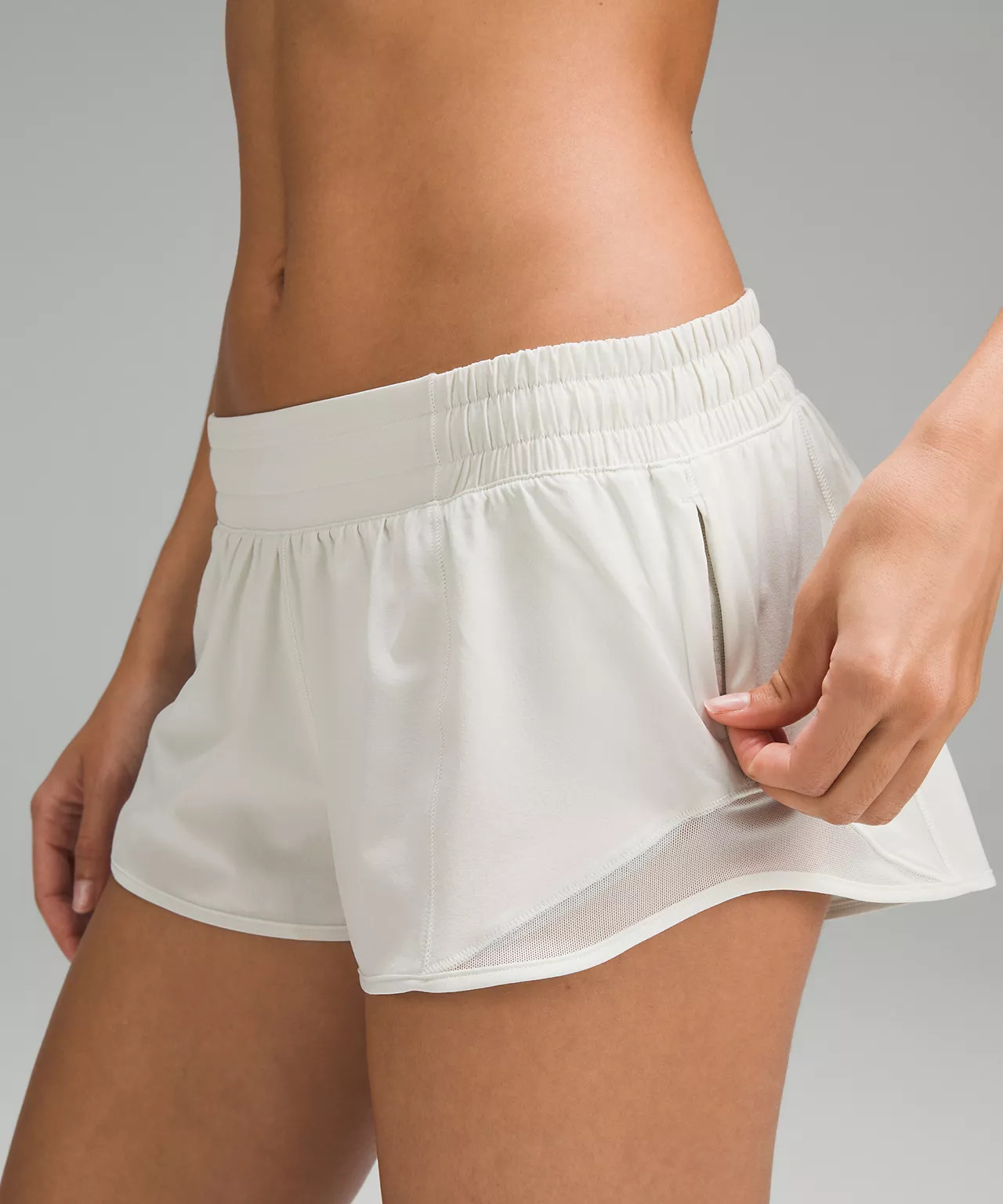 Hotty Hot Low-Rise Lined Short 2.5" | Women's Shorts | lululemon | Lululemon (US)