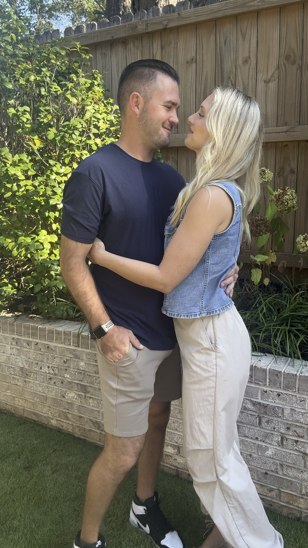 #ad My husband is all about comfort and style, and @trueclassic hits the mark every time. He can’t get enough of their active crew shirts—perfect for workouts or just hanging out. And the training shorts? Lightweight, breathable, and great for keeping up with the kids. But his favorite might just be the comfort chino shorts—dressy enough for date night but cozy enough for everyday wear. True Classic really knows how to blend comfort with effortless style!

#trueclassic