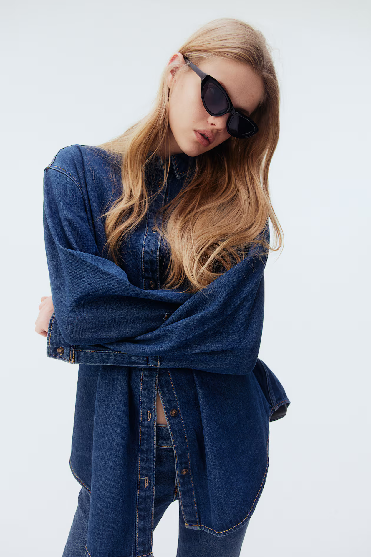 Oversized denim shirt | H&M (UK, MY, IN, SG, PH, TW, HK)