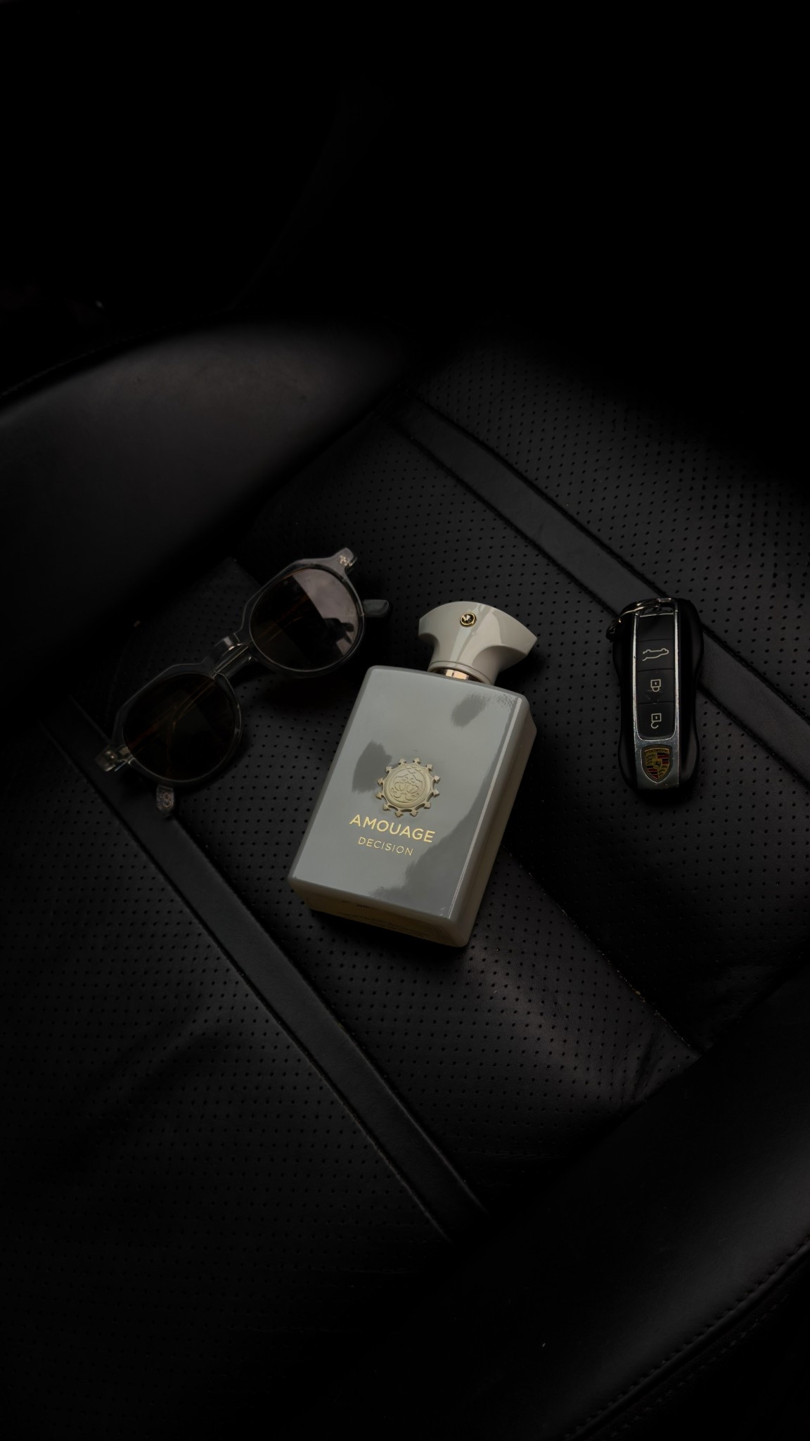 Amouage Decision

Woody Spicy Ambery
Top Notes: Pink Pepper, Bergamot, Cardamom
Heart Notes: Frankincense, Juniper, Myrrh
Base Notes: Patchouli, Cedarwood, Vanilla



#LTKmens #LTKgiftguide #LTKbeauty