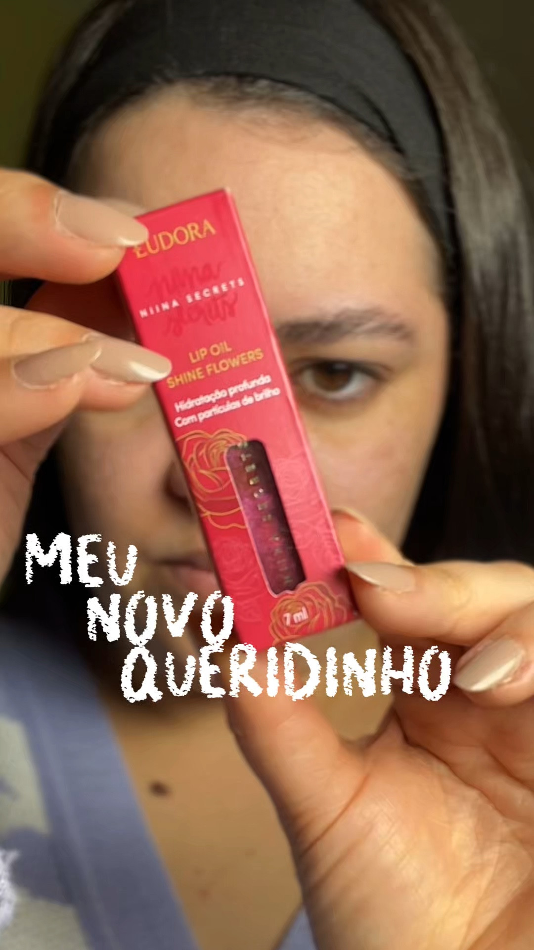 Estou viciada nesse lip oil da Linha Niina Secrets. Ele deixa os lábios perfeitamente hidratados e suculentos. Além de que tem partículas de glitter, dar para acreditar? Amo 🫶🏻✨ 
~ esse é o tom rosa silvestre 🌸. 

#LTKbeleza #LTKpromo #LTKbrasil