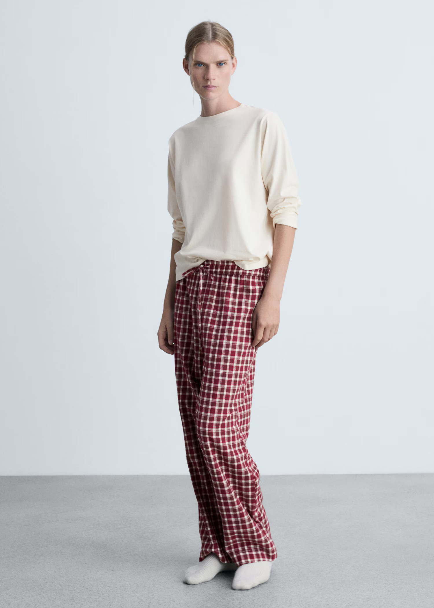 Two-piece flannel pajamas | Mango (US/MX/AU)