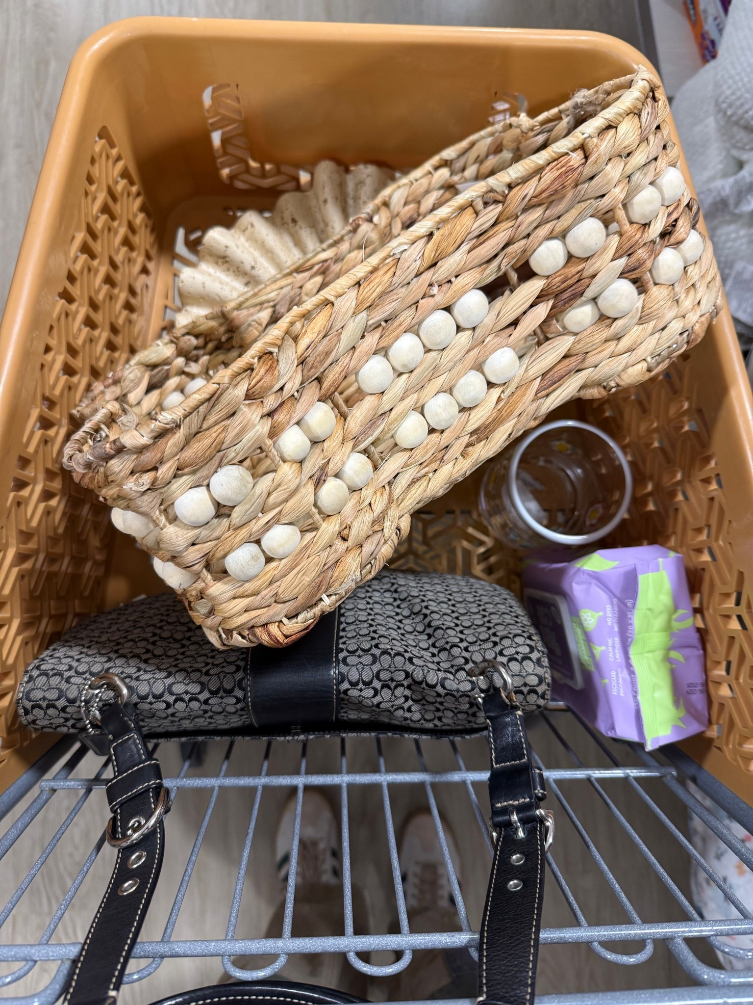 Was so excited for this dog bone 🦴 shaped rattan basket I found🤎🤍 I’m obsessed with all things rattan at the moment, I just love the natural and neutral vibes 


#rattan #rattanobsessed #homegoods #homegoodsfinds #boho #bohostyle #bohohomedecor #neutrals #neutralhomedecor

#LTKdayinmylife #LTKHome