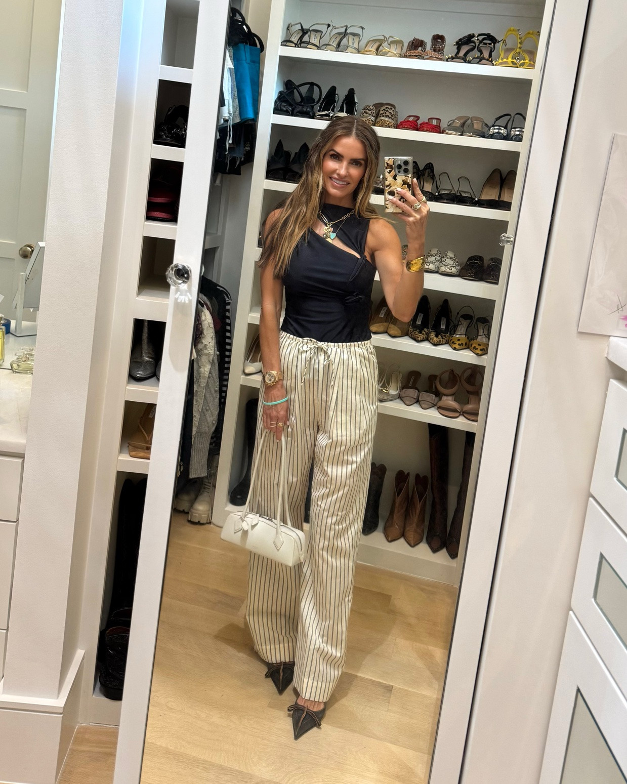 off to norman’s (for the best vibe & sushi) to finally celebrate my bday w the college girlfriends (life got in the way the first time around so we had reschedule)🤍🖤 

shop my look of the night i cannot stop wearing chic pants rn im really enjoying all my new pairs! 

my oh so comfy pants that will take you year round run tts im wearing a 2 

& my tank is tts wearing a small + shop rest of look below

#LTKWorkwear #LTKootd #LTKSaleAlert