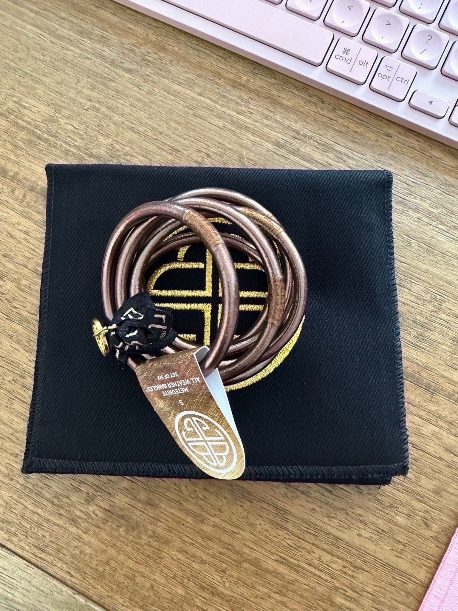 Budhagirl bangles are the best!! Obsessed with this gorgeous brown color! I wear a size small




#LTKSeasonal #LTKGiftGuide #LTKHoliday