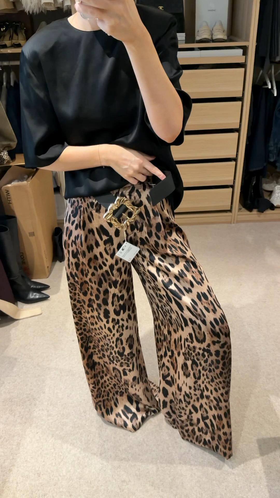 How I’d style these Zara trousers
I wear size XS in both 

#LTKpartywear #LTKfestive #LTKstyletip